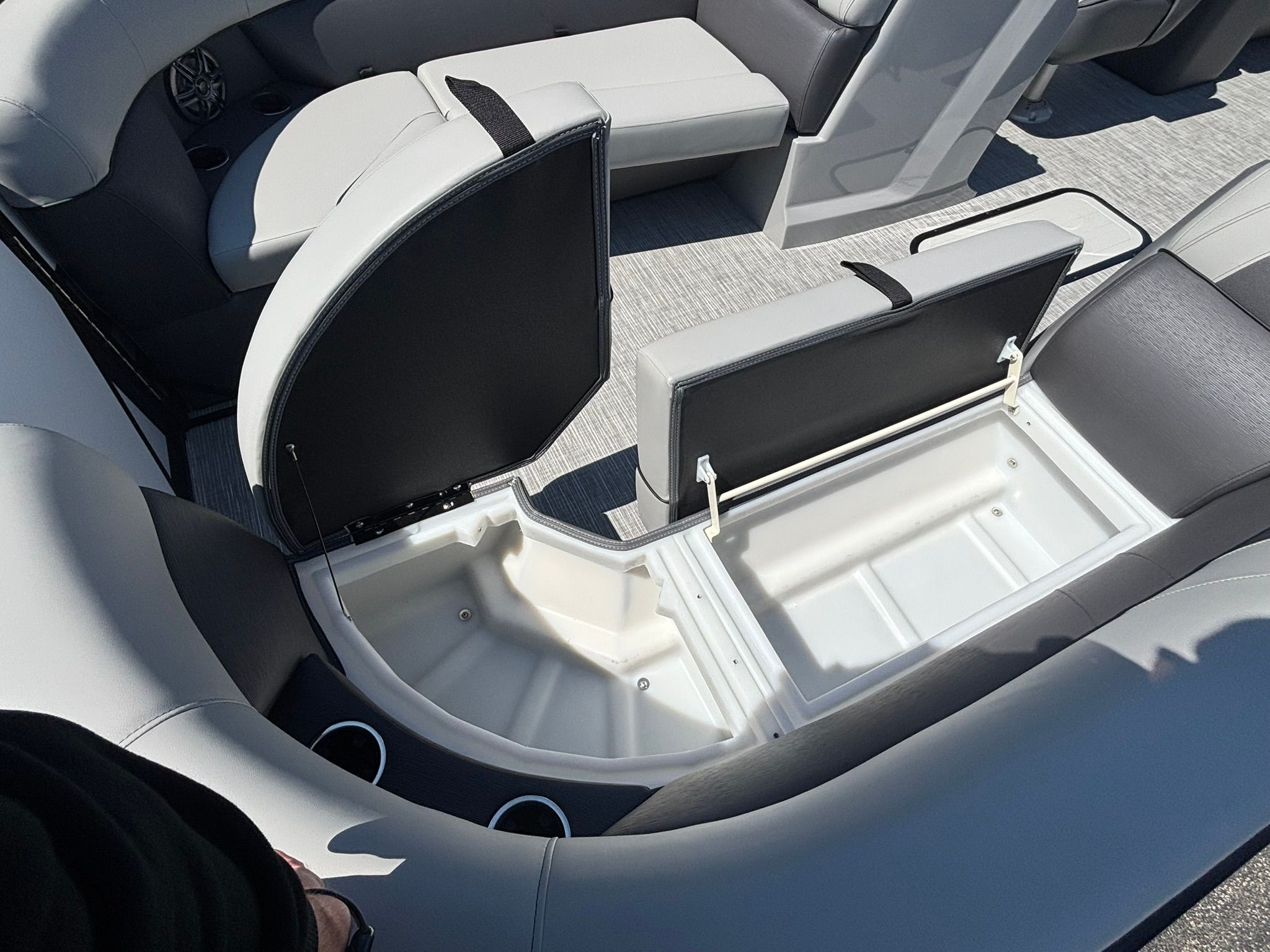 2026 Viaggio V22U - 11