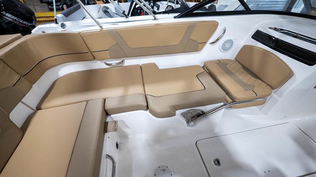2024 Bayliner VR5 Bowrider OB - 14