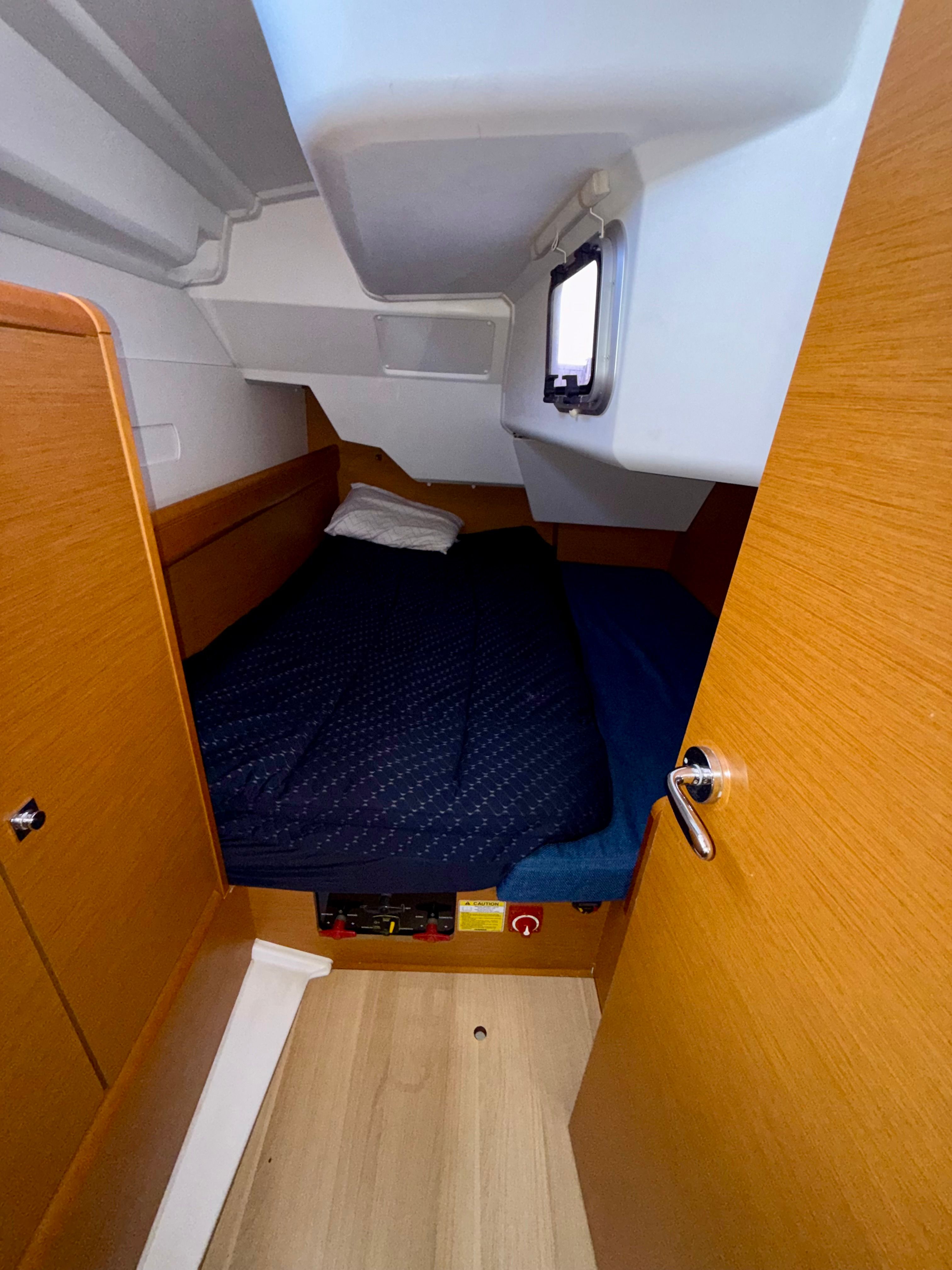 2018 Jeanneau Sun Odyssey 389 - 26