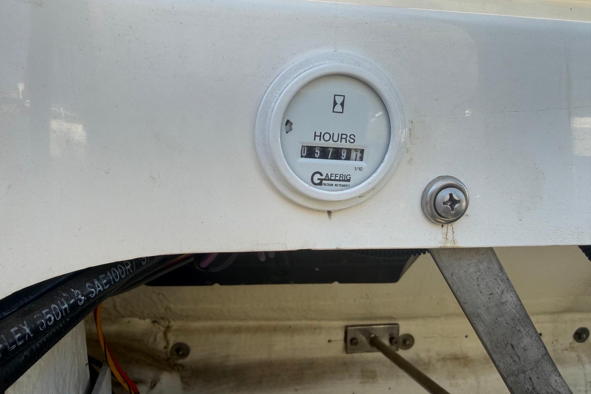 Hour meter on 1998 Fountain 35 Lightning boat, displaying 579.1 hours.