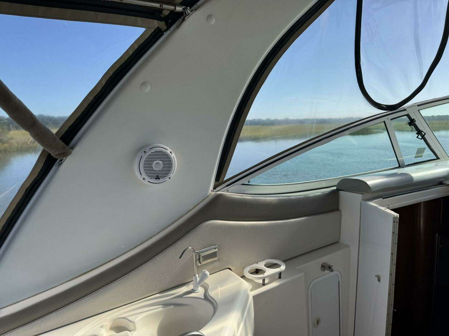 2003 Cruisers Yachts 3772 - Image 20
