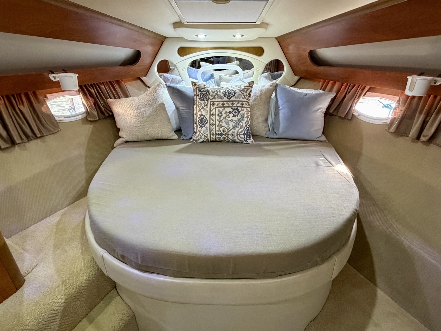 2007 Rinker 350 Express Cruiser - Image 52