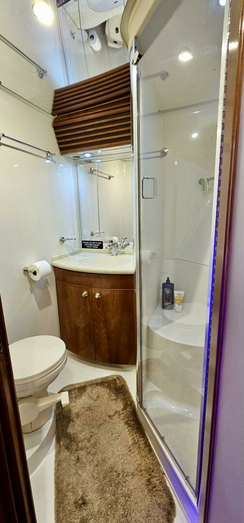 1999 Carver 450 Pilothouse - Image 42