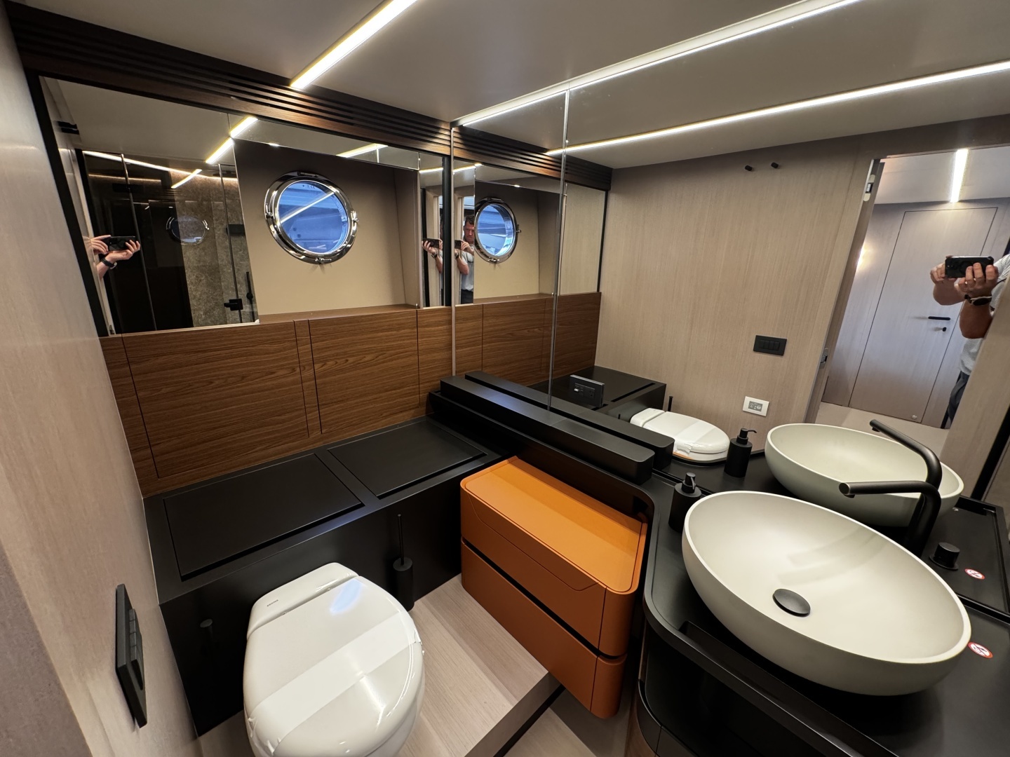 2026 Azimut S7 - Image 31