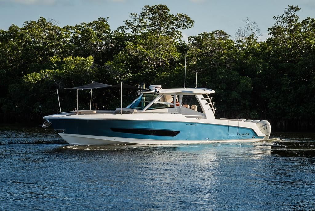 2023-Boston-Whaler-420-Outrage-MarineMax