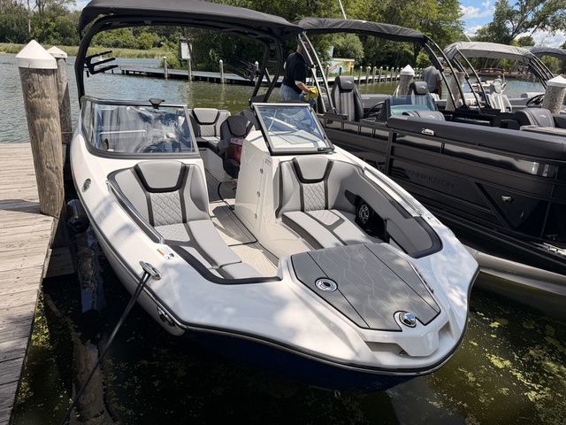 2026 Yamaha Boats 255XE - 4