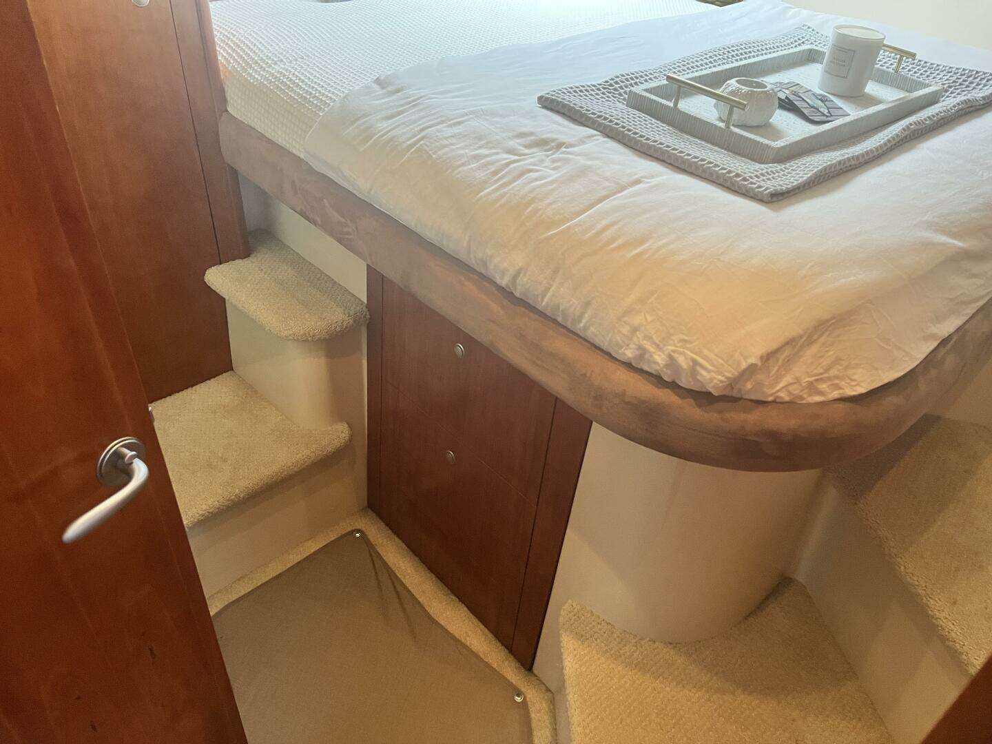 2008 Cruisers Yachts 390 Sport Coupe - Image 32