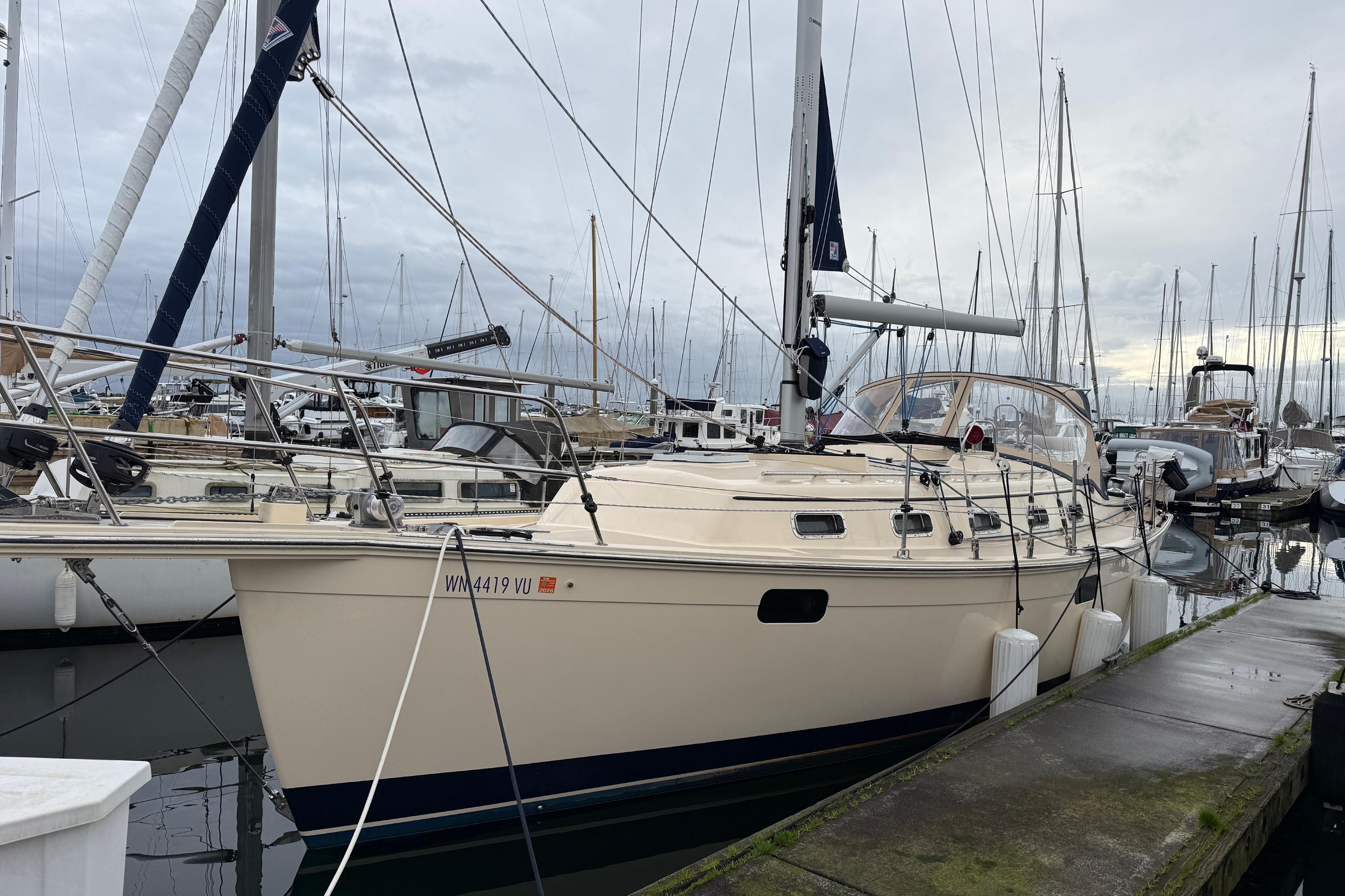 2025 Island Packet 349