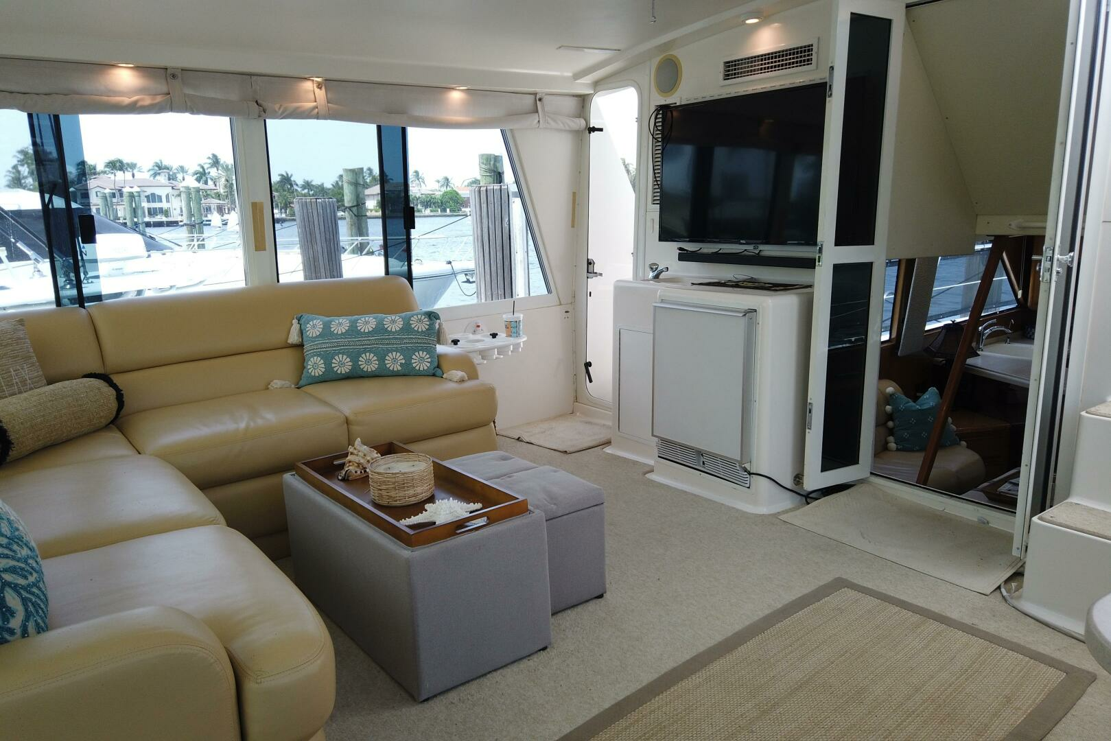 1999 Viking Motoryacht - Image 12