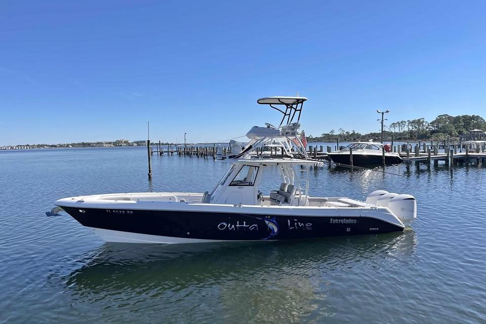 2013 Everglades 355 Center Console
