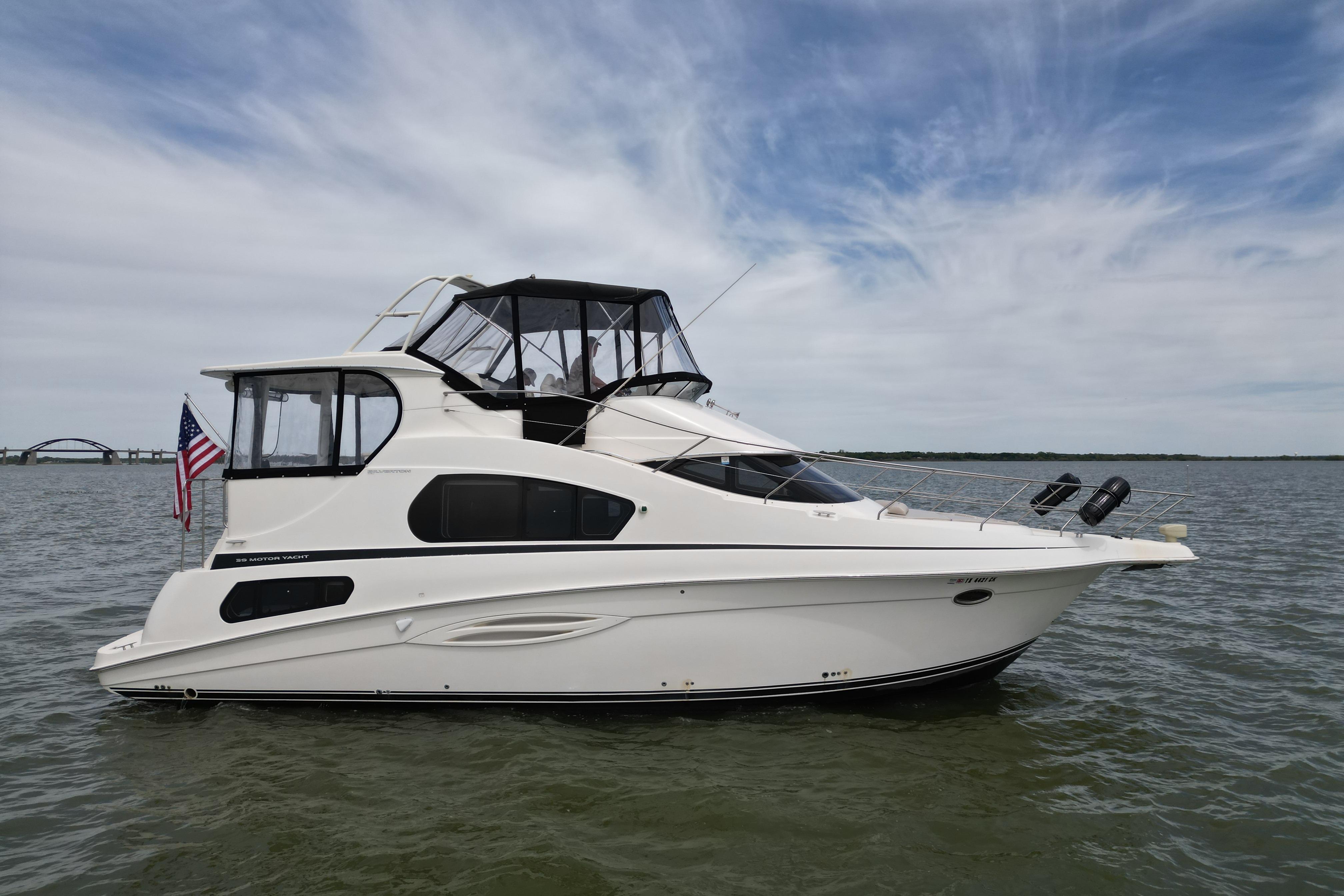 2003 Silverton 39 Motor Yacht