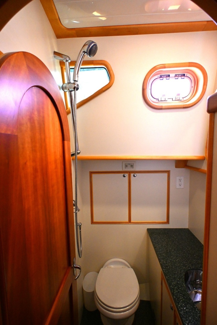 2006 Waterline 50 - Image 49
