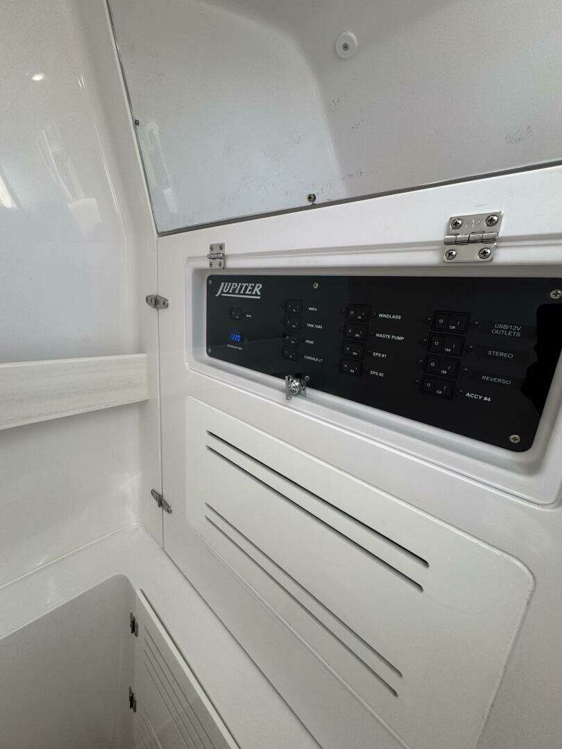 2024 Jupiter 38 HFS - Image 86