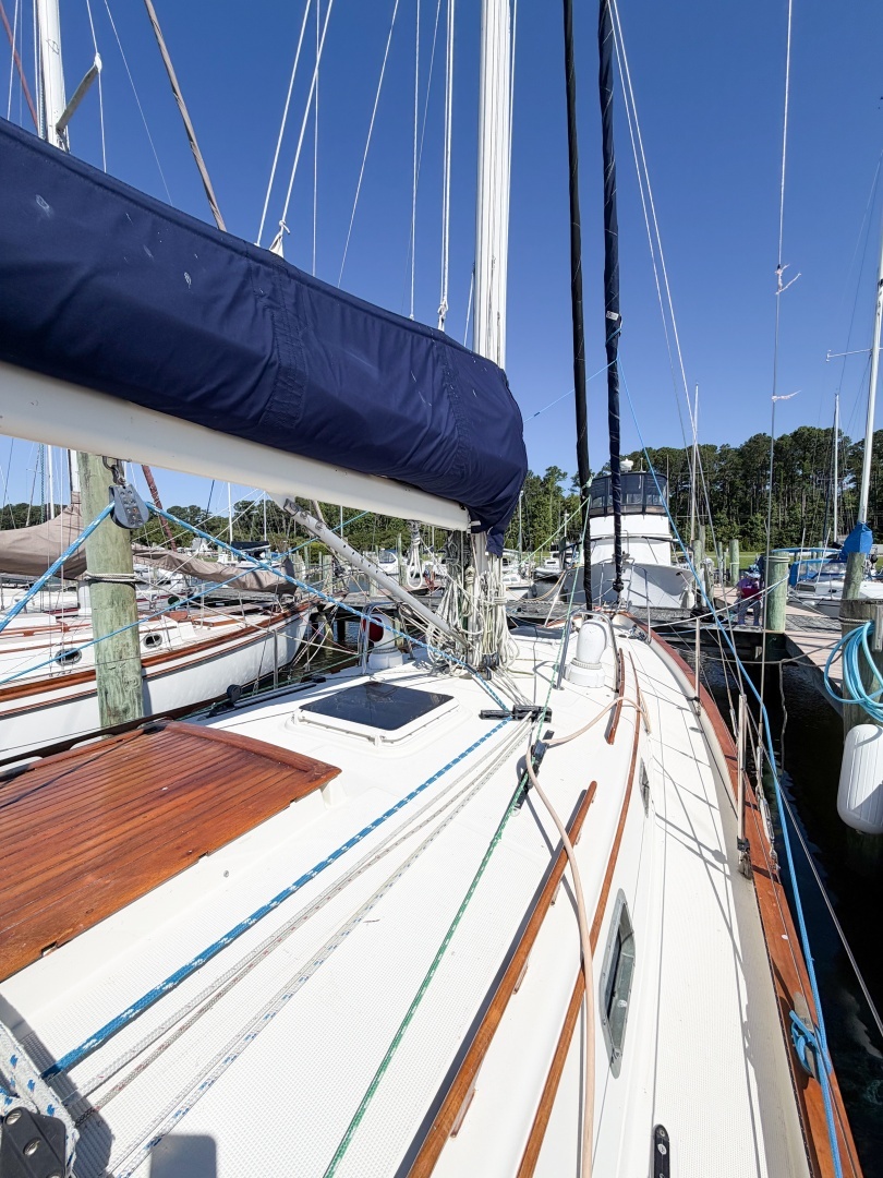 1998 Pacific Seacraft 37 - Image 10