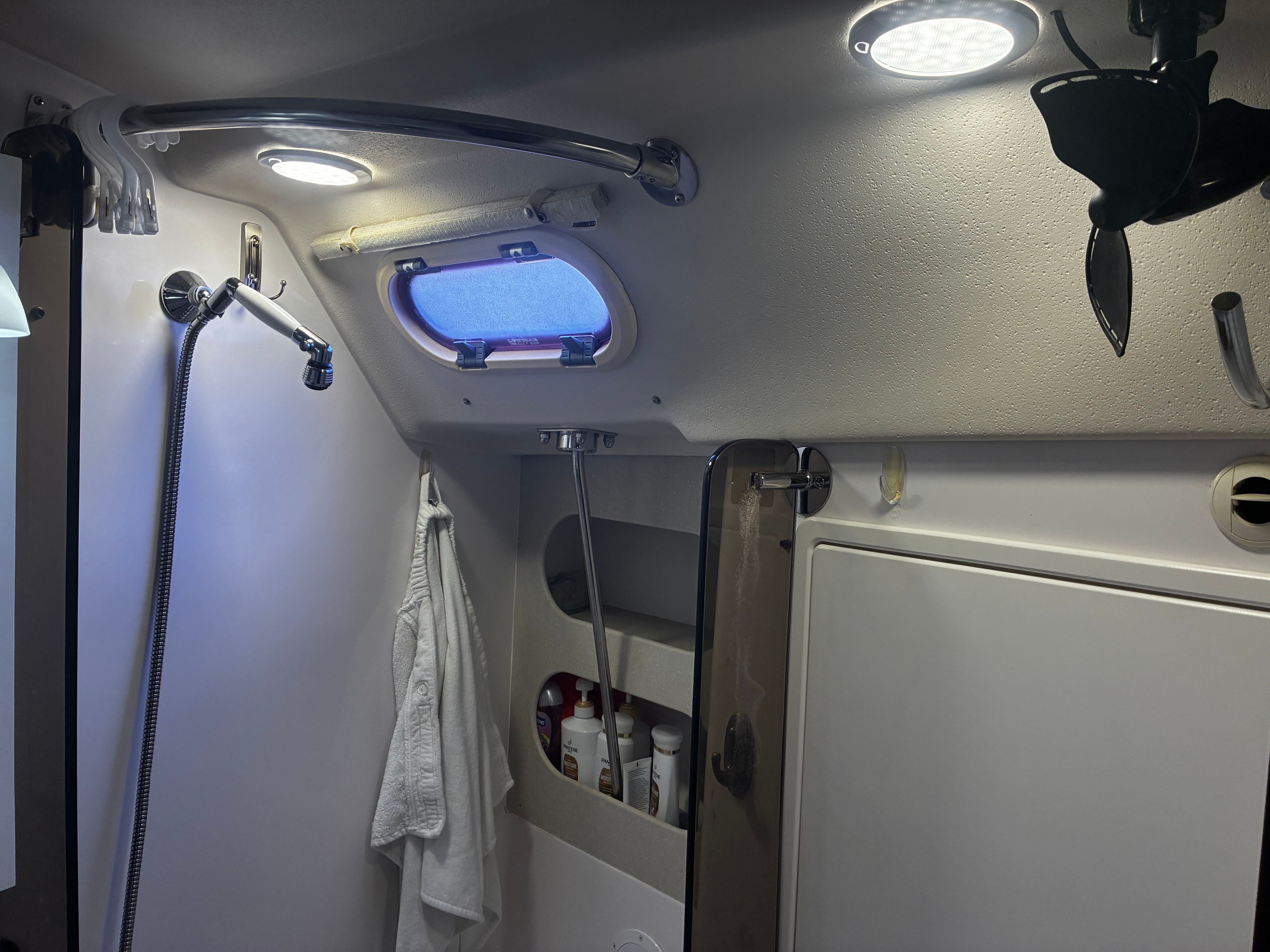 2011 Catalina 445 - 33