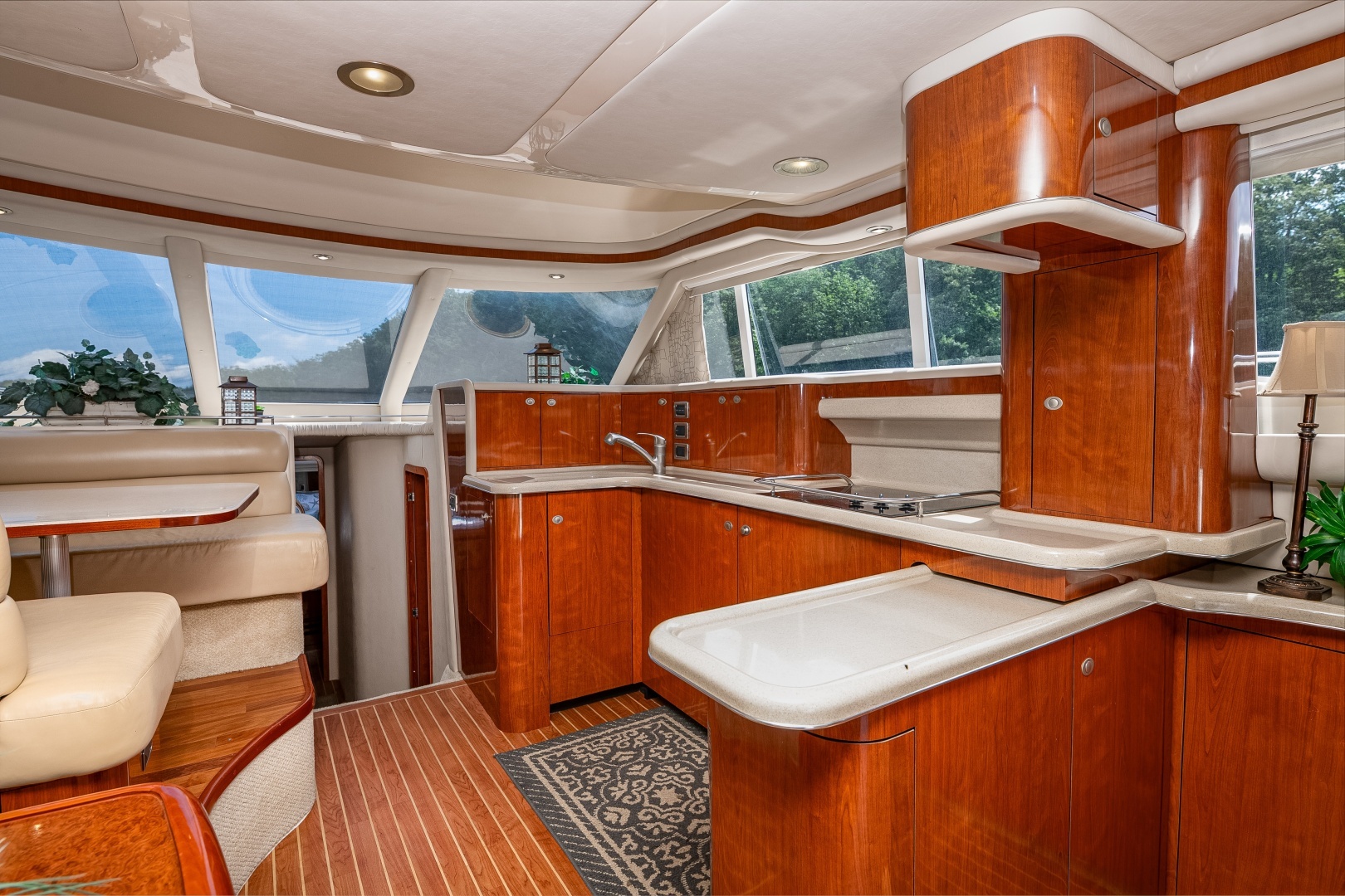 2004 Sea Ray 480 Sedan Bridge - Image 24