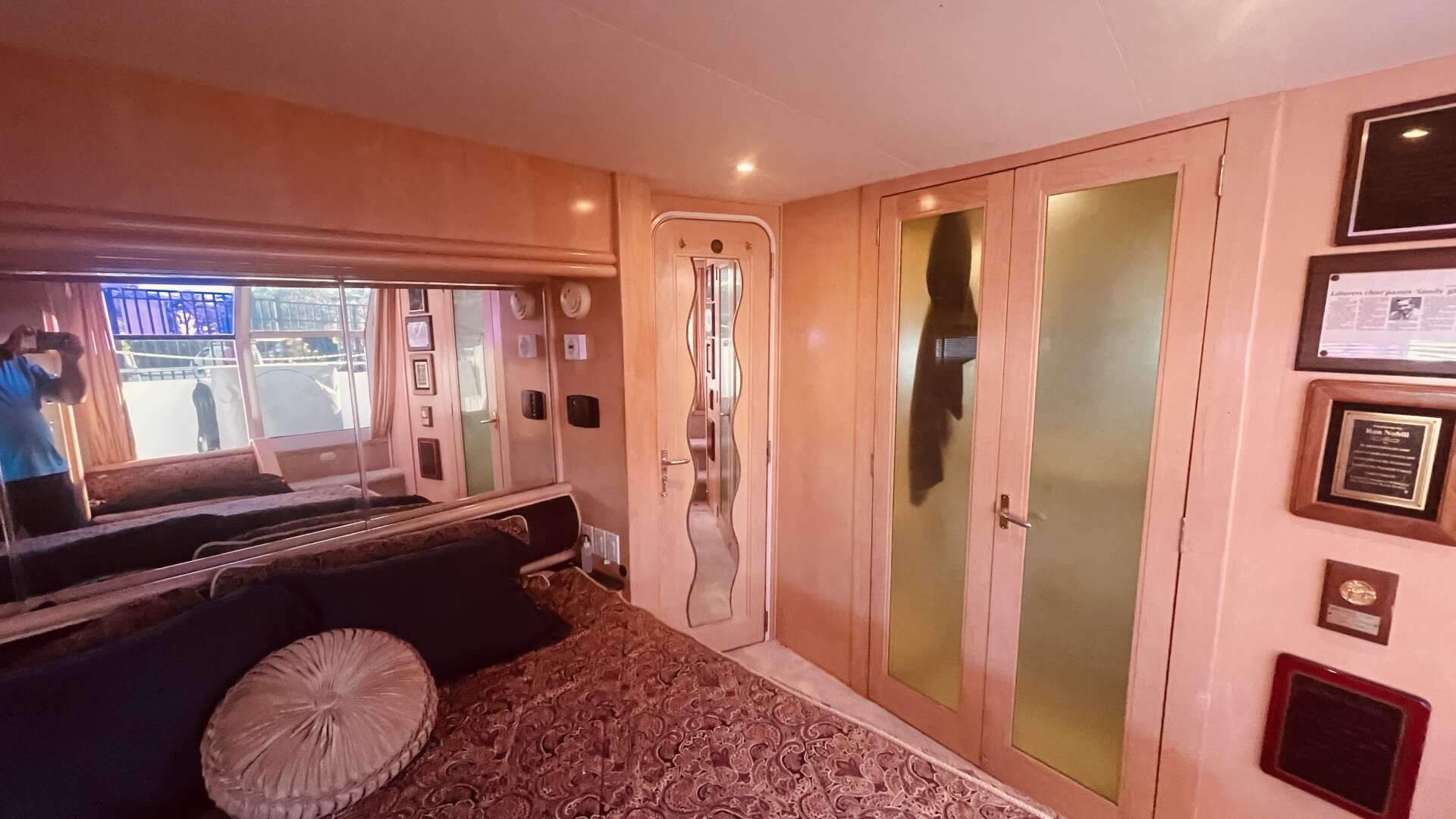 1997 CARVER YACHTS 500 COCKPIT MY - Image 34