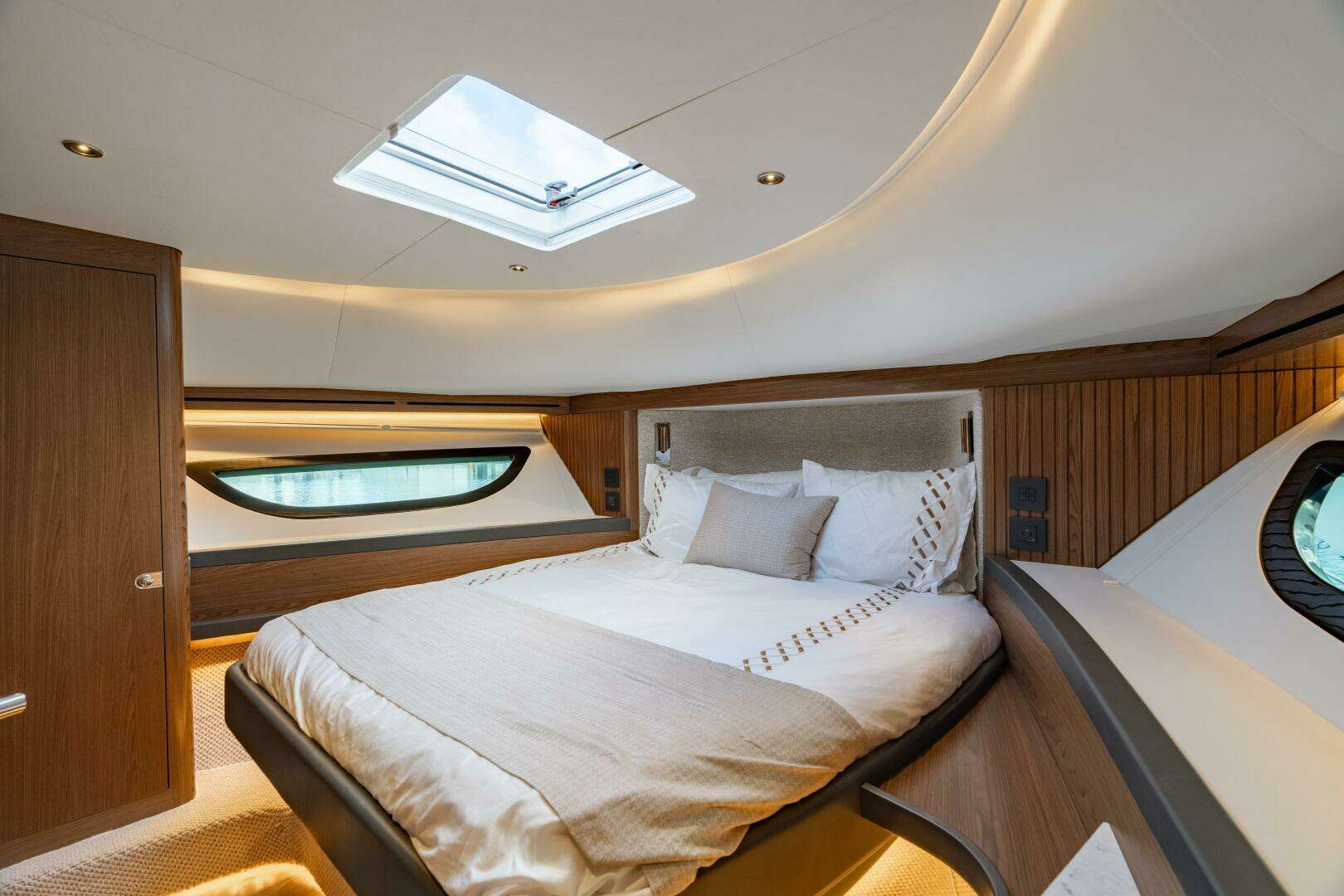 2025 ECLIPSE 505 Shadow - Image 13