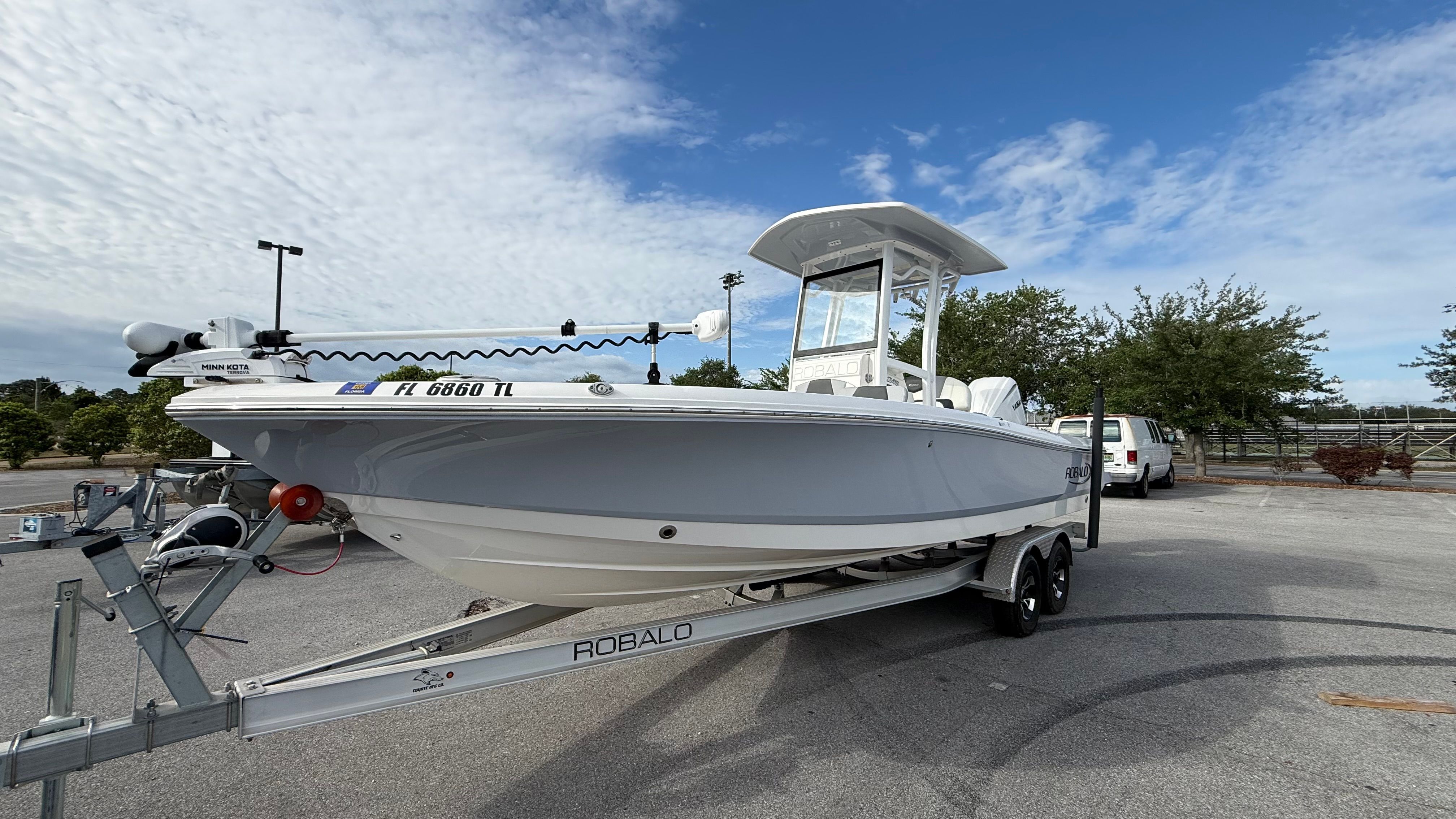 2023 ROBALO 246 CAYMAN - Image 9