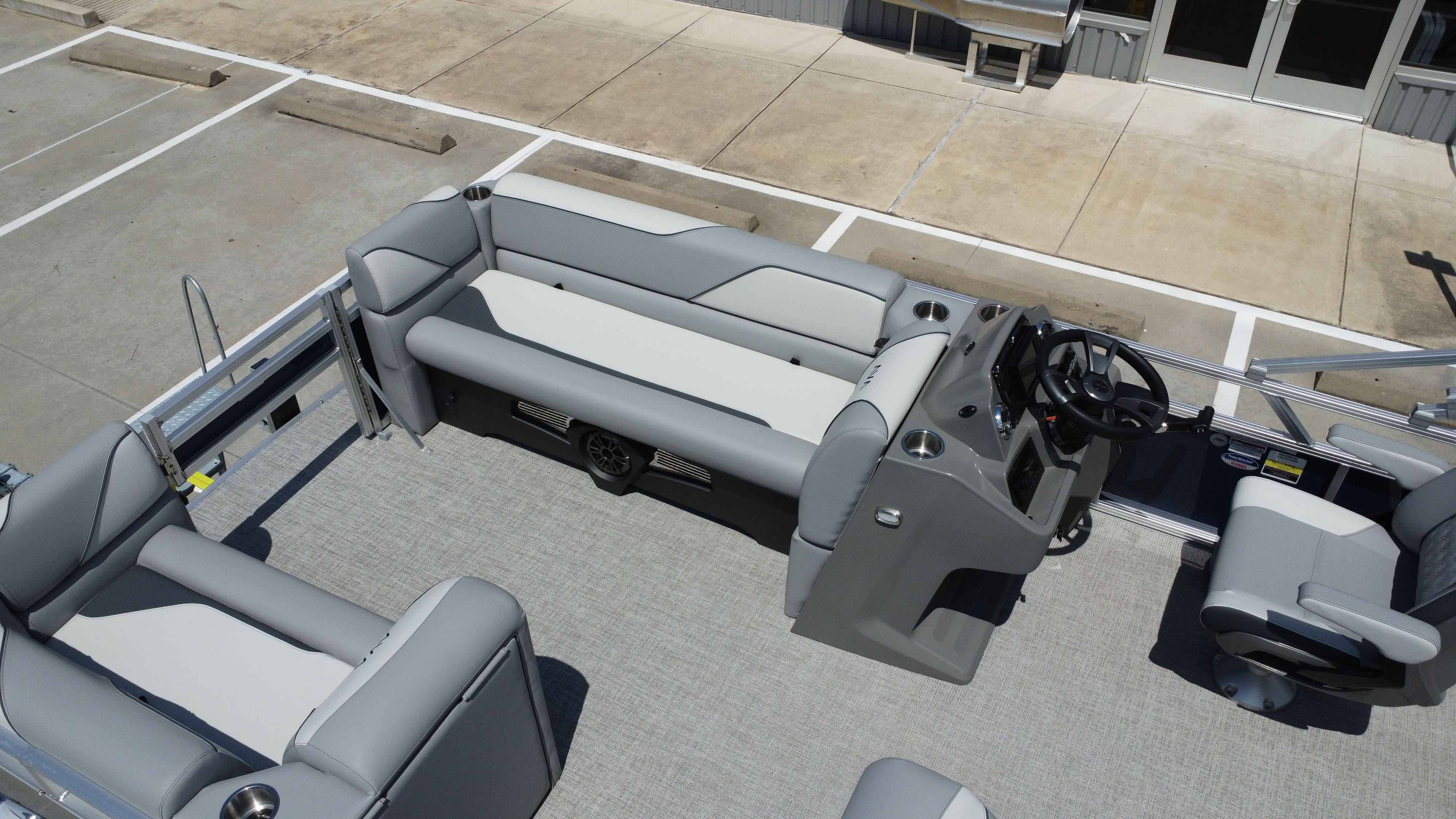 2026 Avalon Venture Rear Fish - 21' - 30