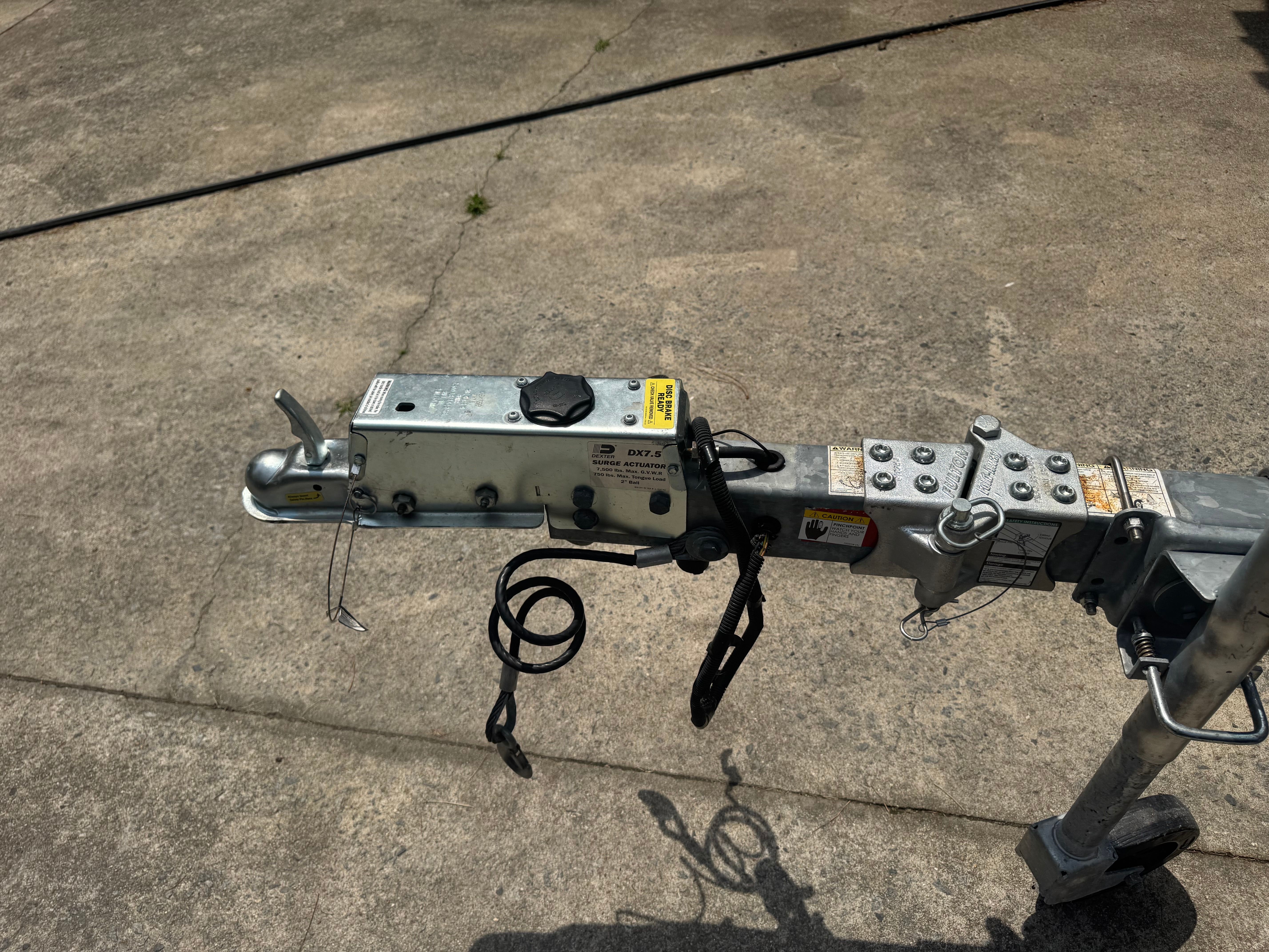 Trailer hitch for Chaparral 246 SSi boat, year 2016.