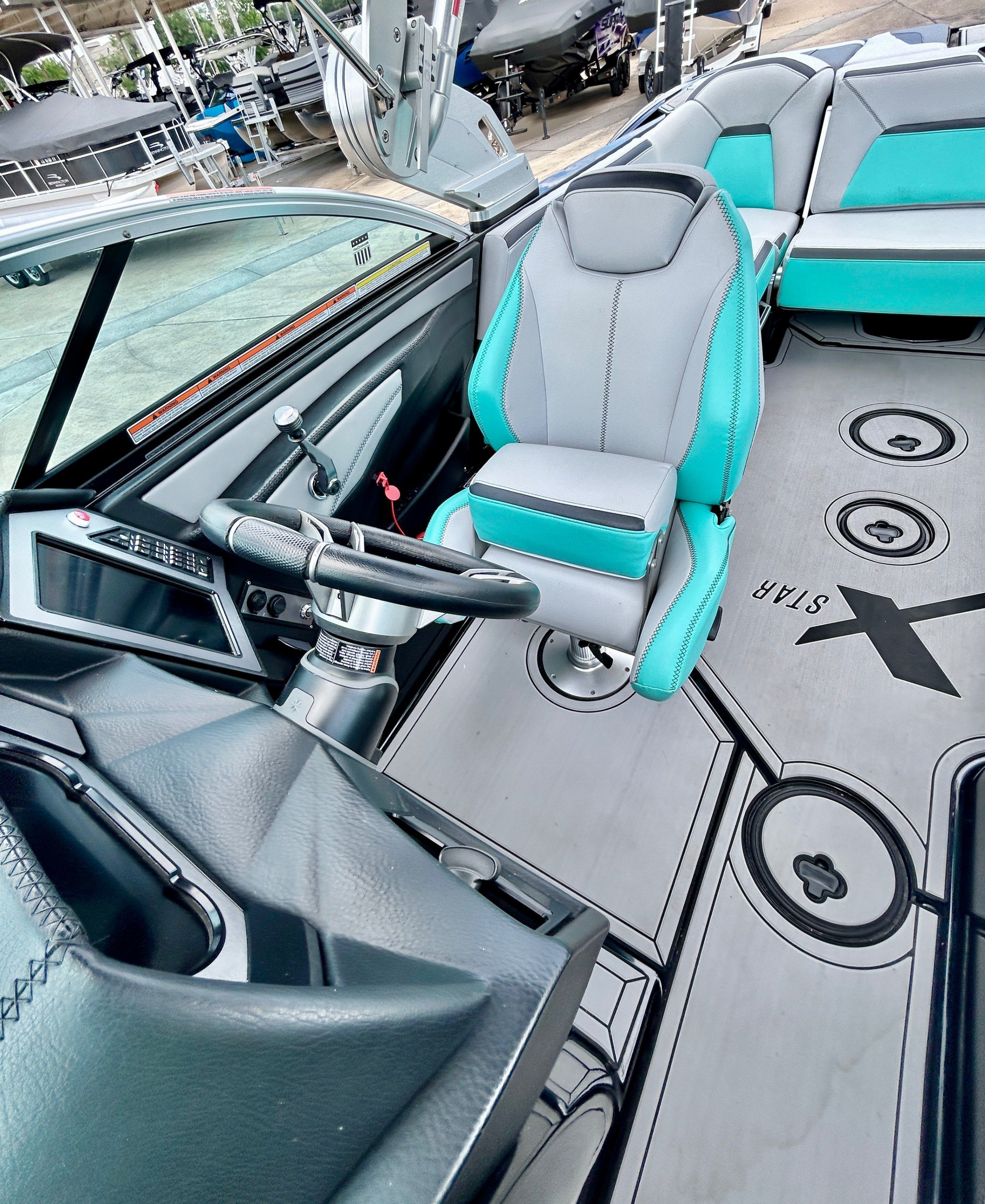2019 MasterCraft XStar - 32