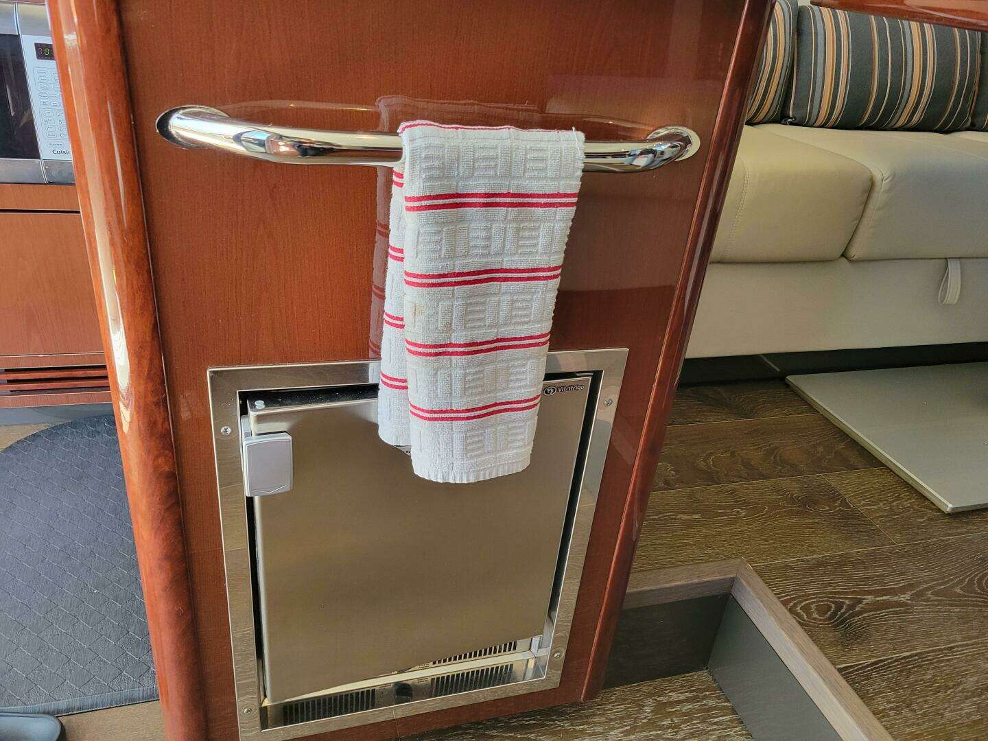 2017 Sea Ray Sundancer 460 - Image 13