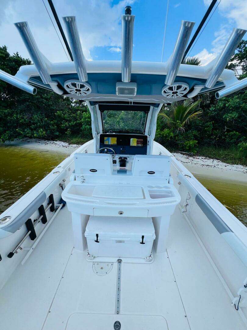 2012 Everglades 295 Center Console - Image 32