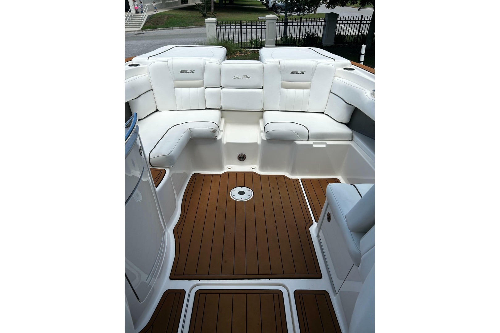 2008 Sea Ray 270 Sundeck - Image 15