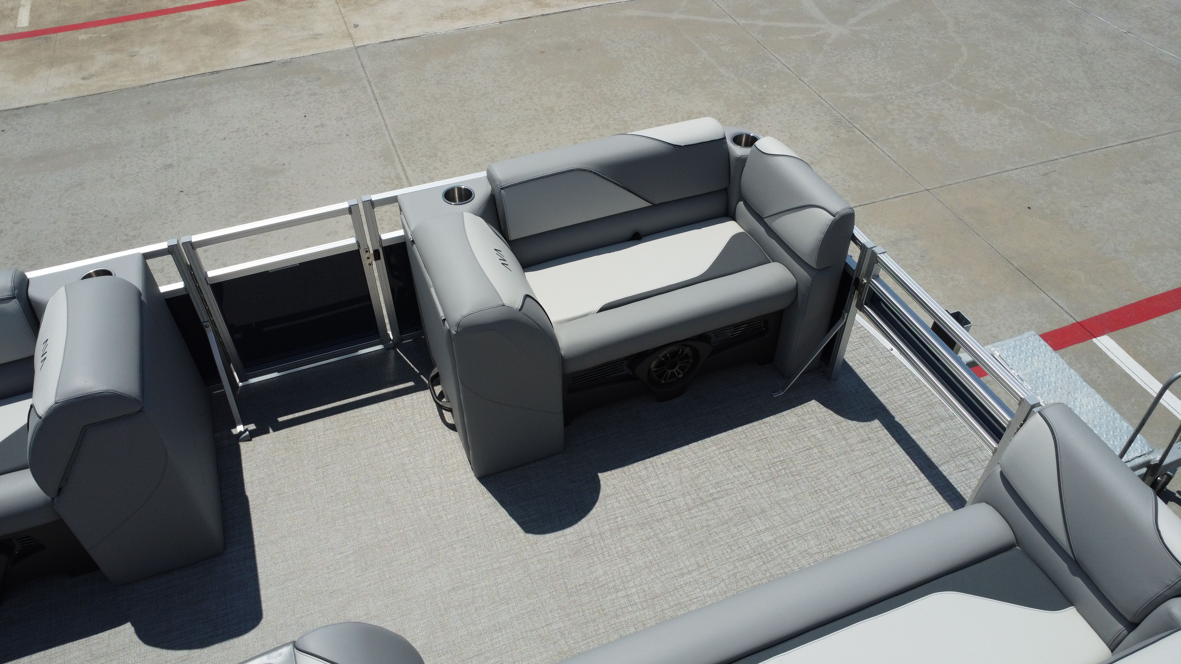 2026 Avalon Venture Rear Fish - 21' - 31