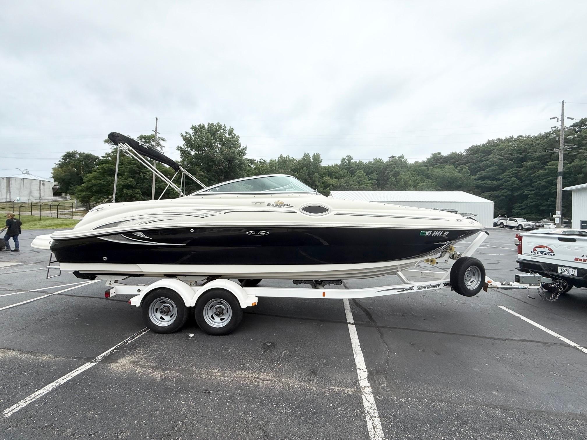 2006 Sea Ray 240 Sundeck