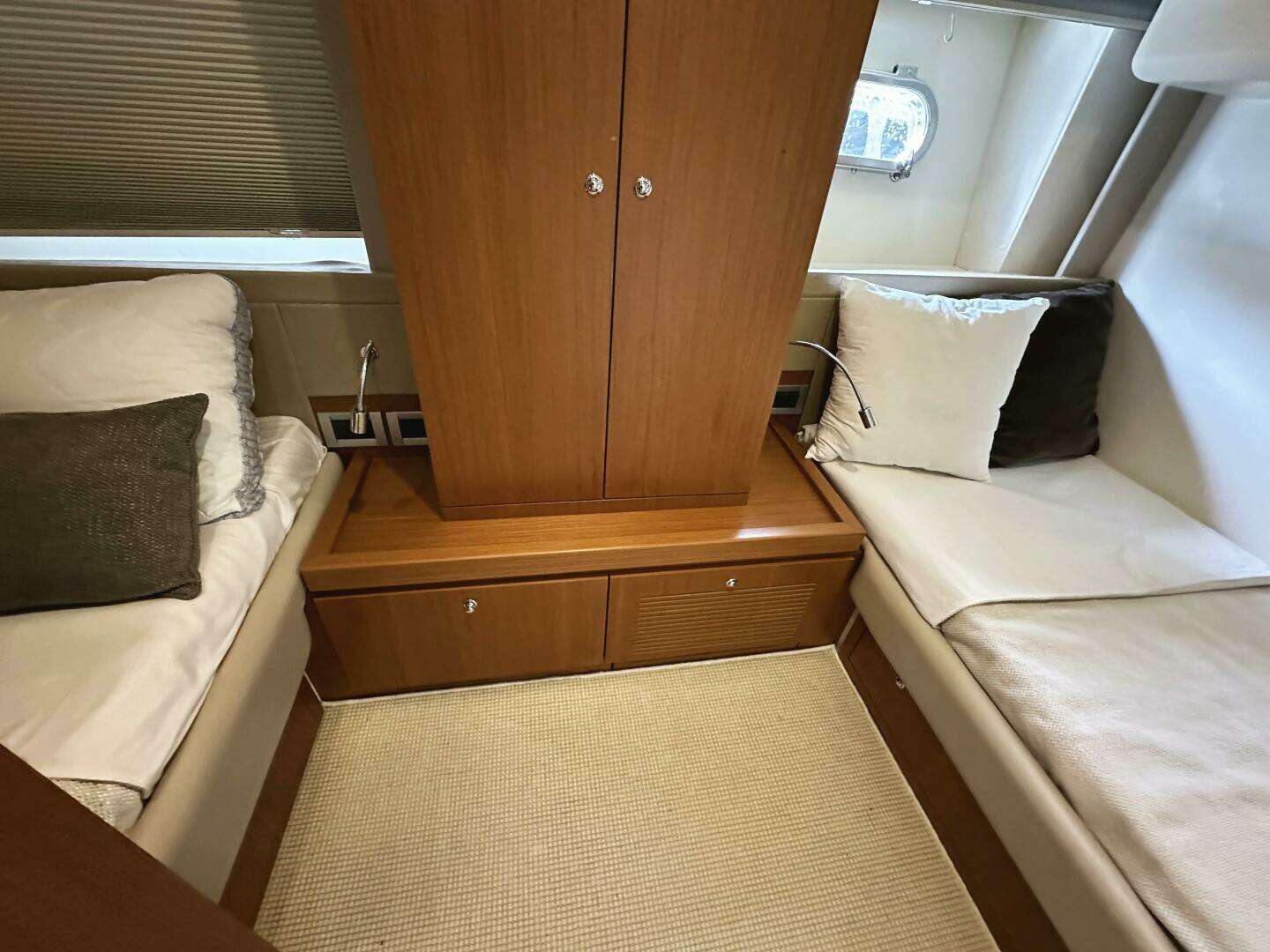 2014 Ferretti Yachts 530 - Image 37