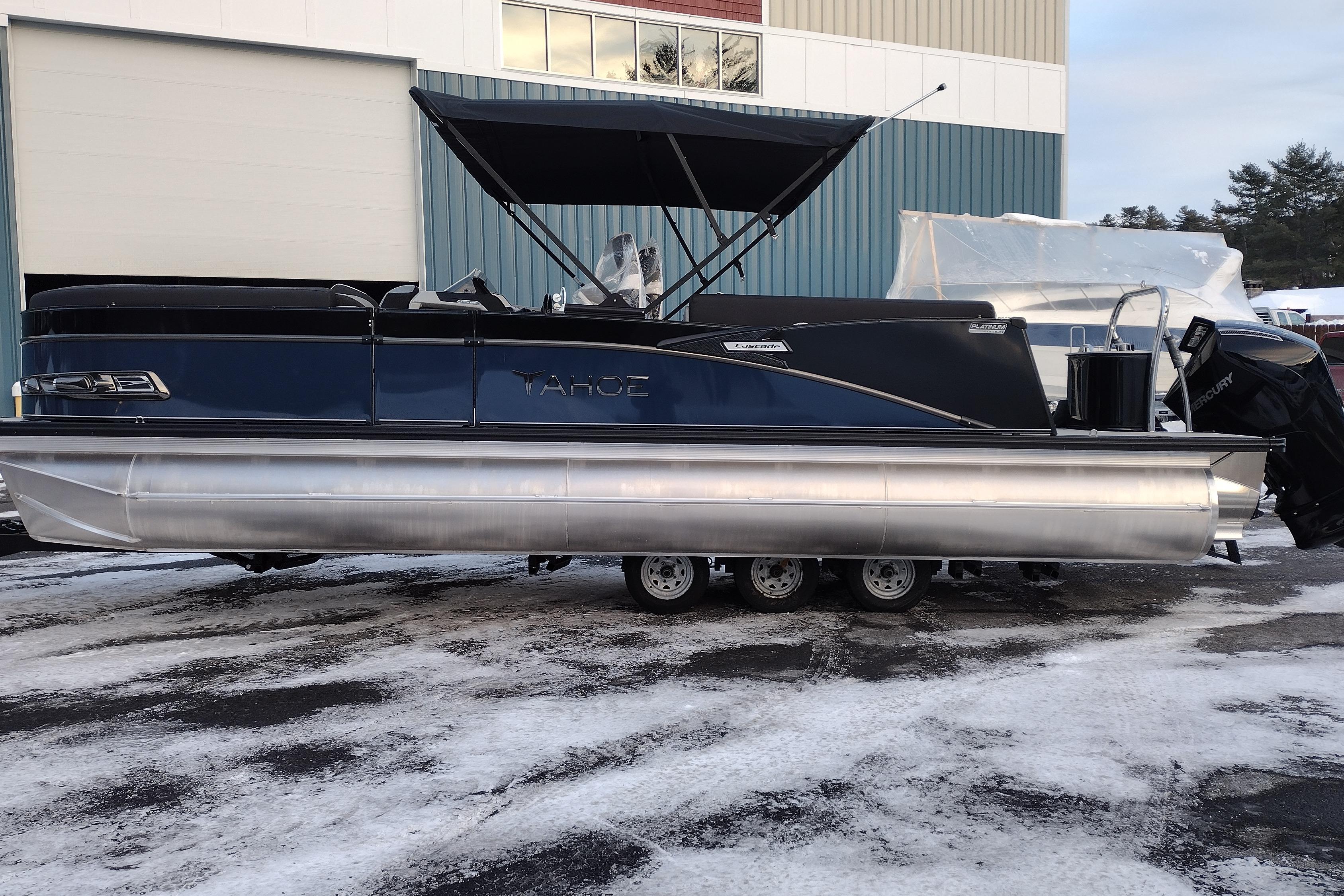 2026 Tahoe Pontoon Cascade 25E85 Quad Lounge