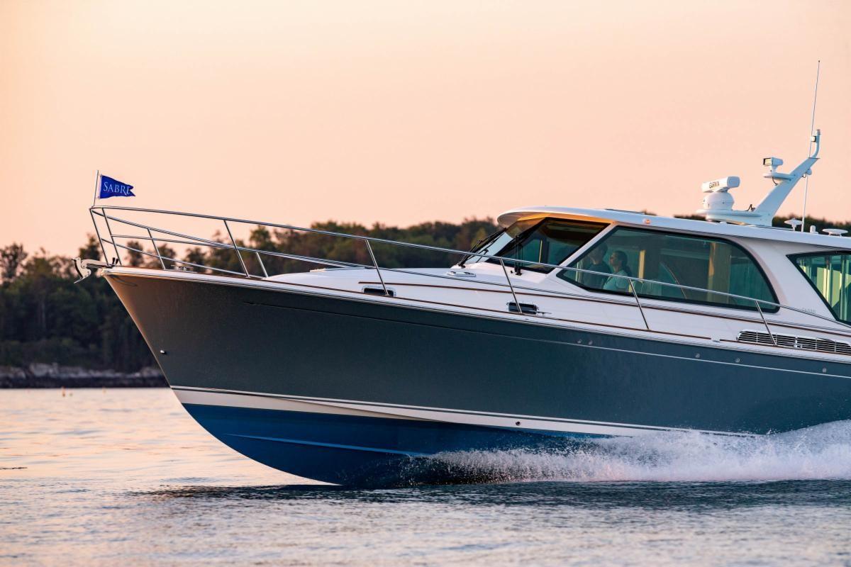 2027 Sabre 43 Salon Express