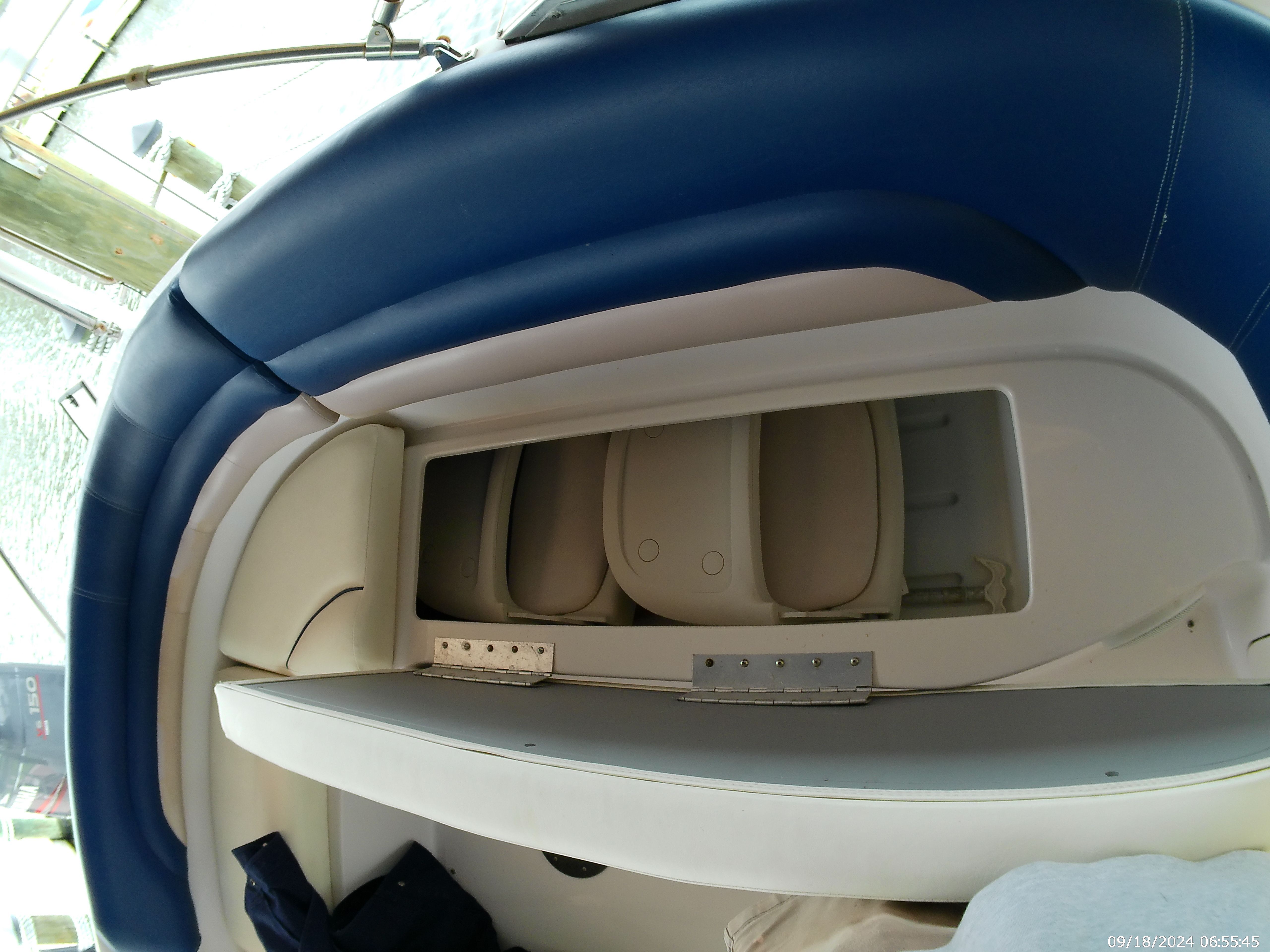 2000 Godfrey / Hurricane Sundeck 237 I/O - 54