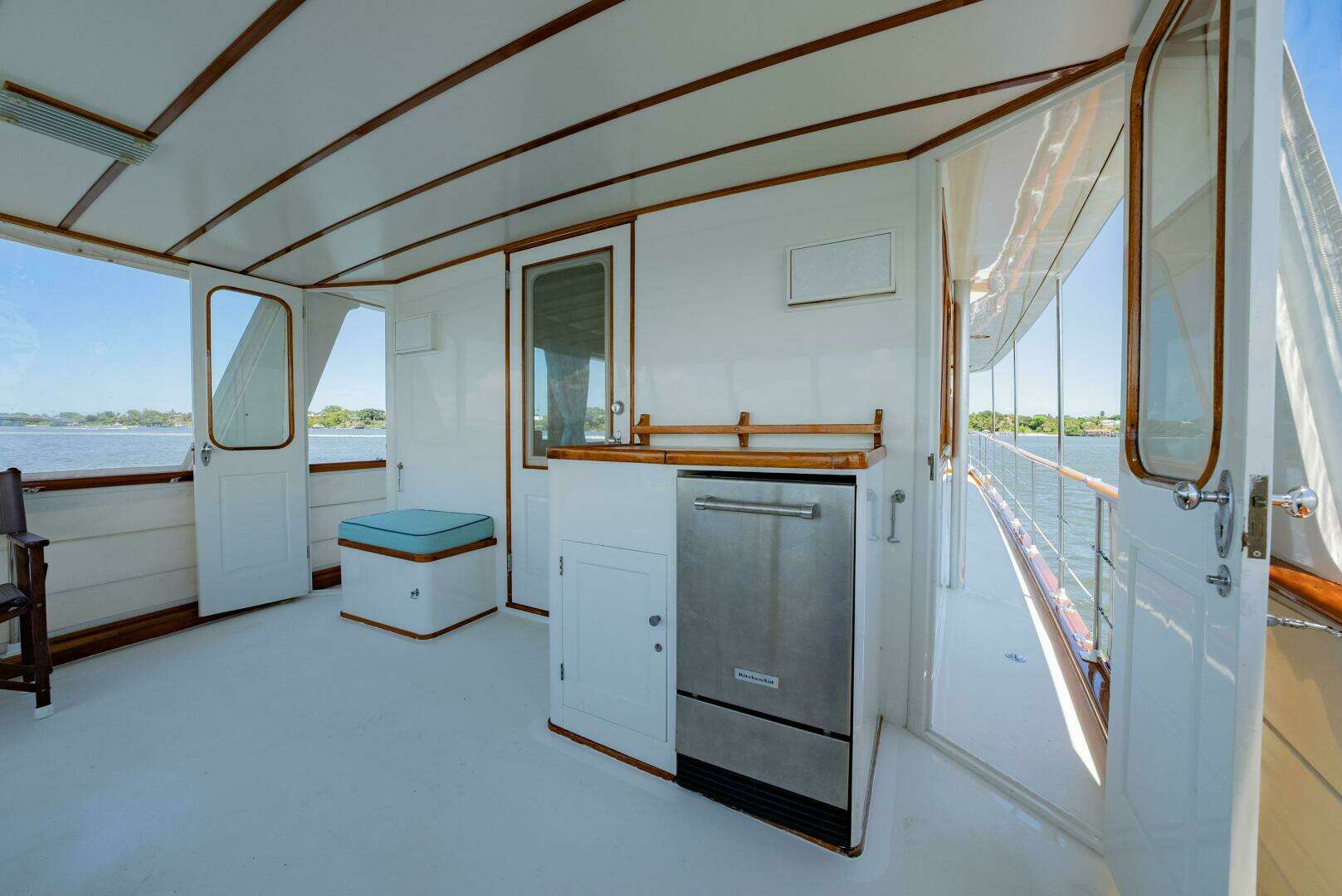 1970 Trumpy Houseboat - Image 30