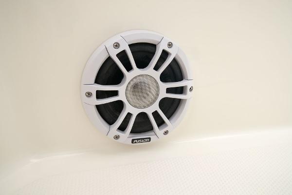 2024 Mako 214 Center Console - 81