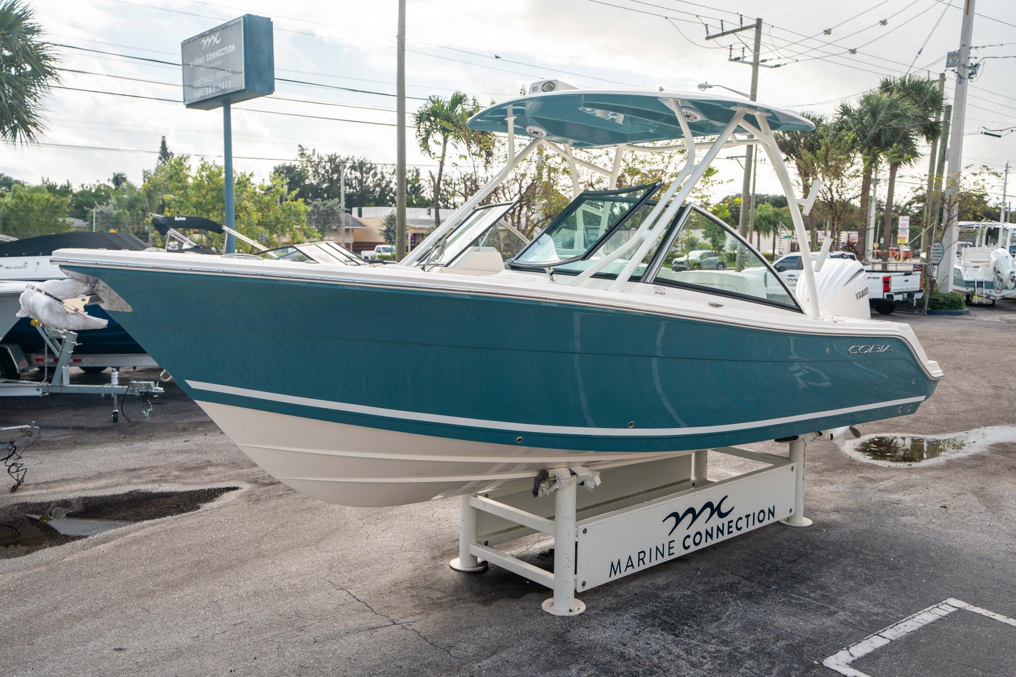 2025 Cobia 240 Dual Console - 6