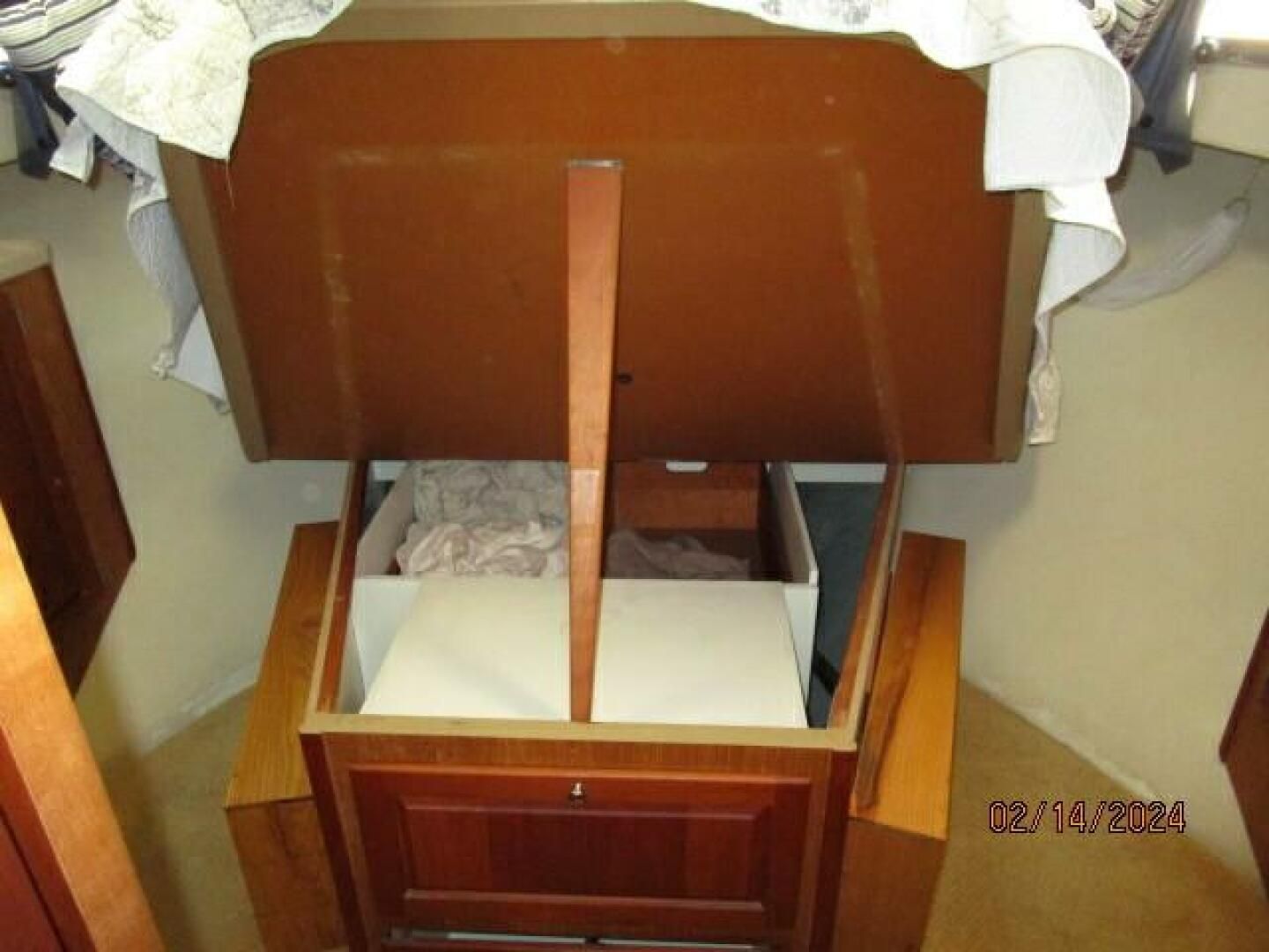 2005 Mainship 400 Trawler - 59