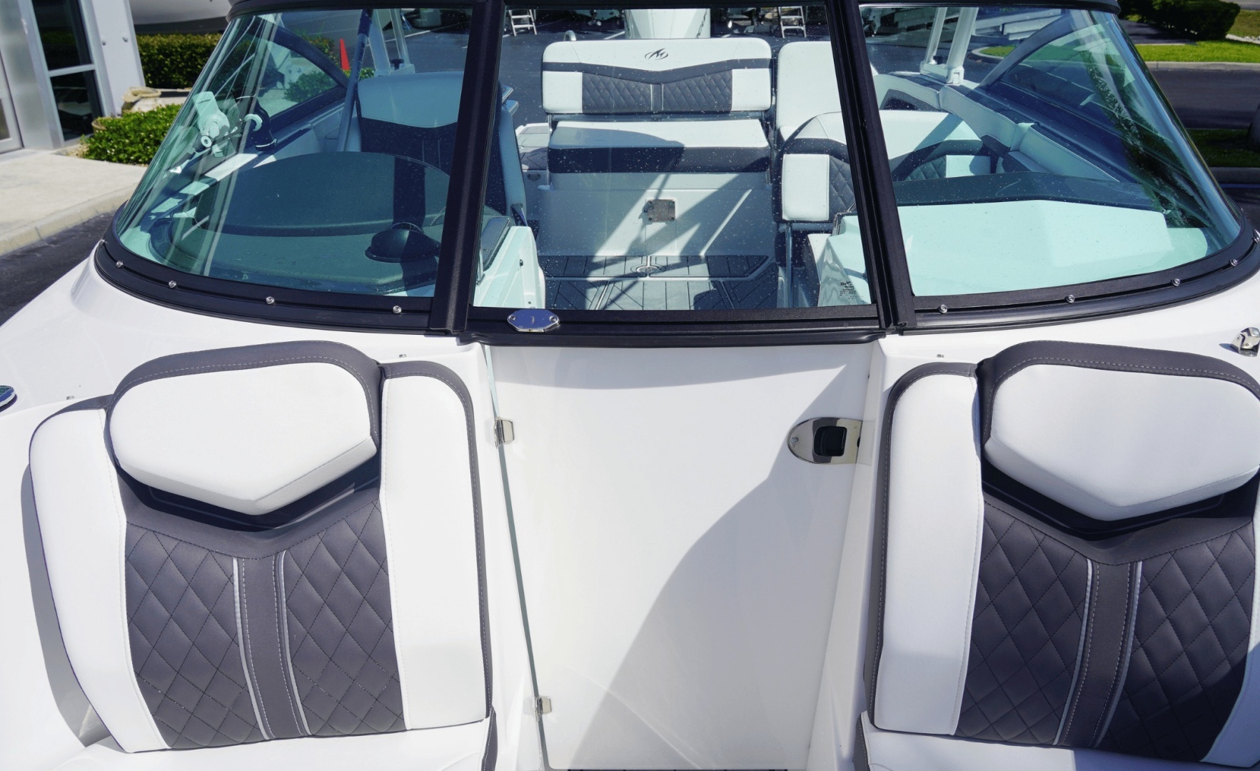2023 Monterey 255SS - Image 27