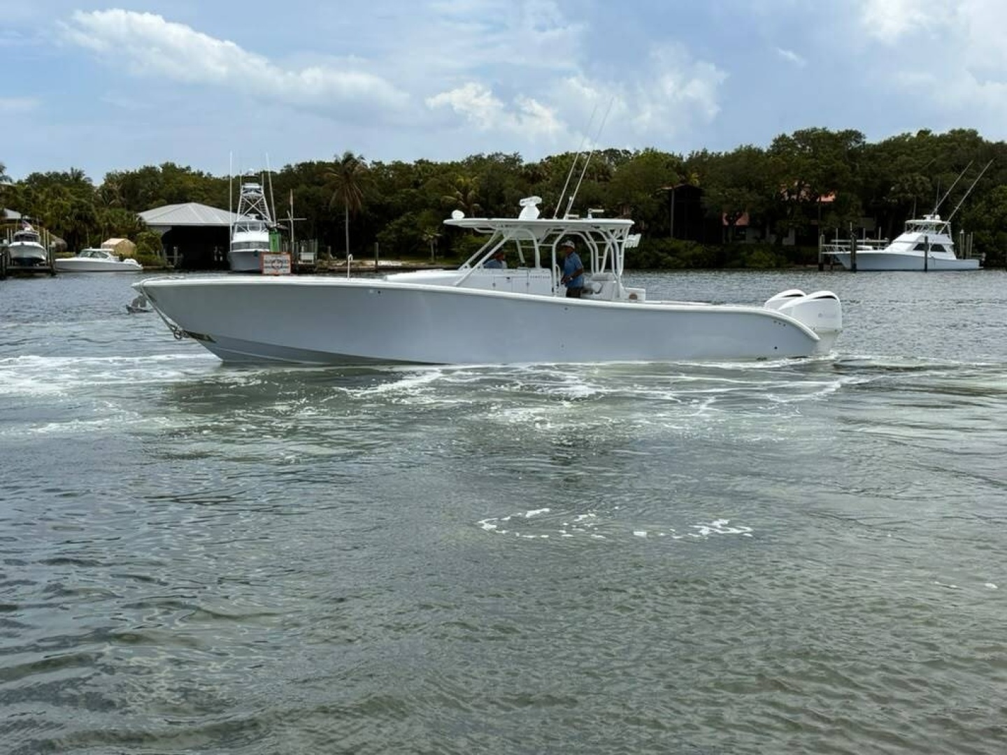 2014 Yellowfin 42 Offshore - Image 4
