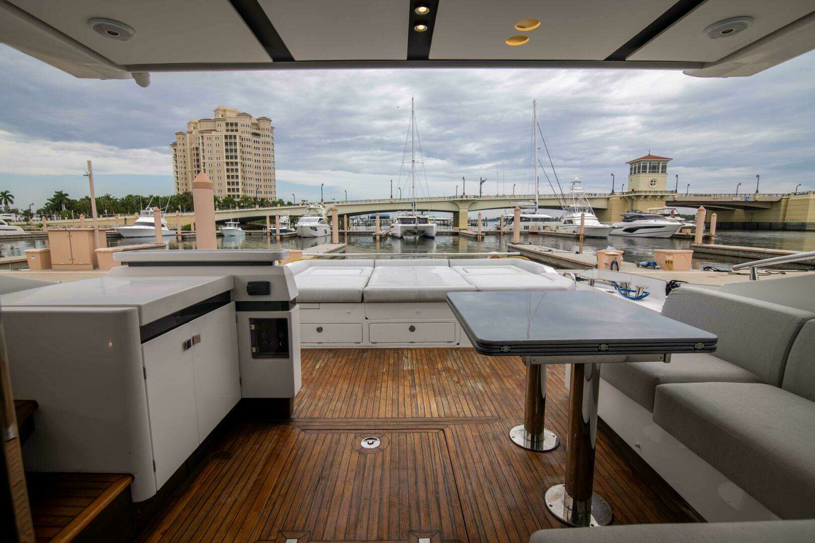 2019 Azimut S7 - Image 7