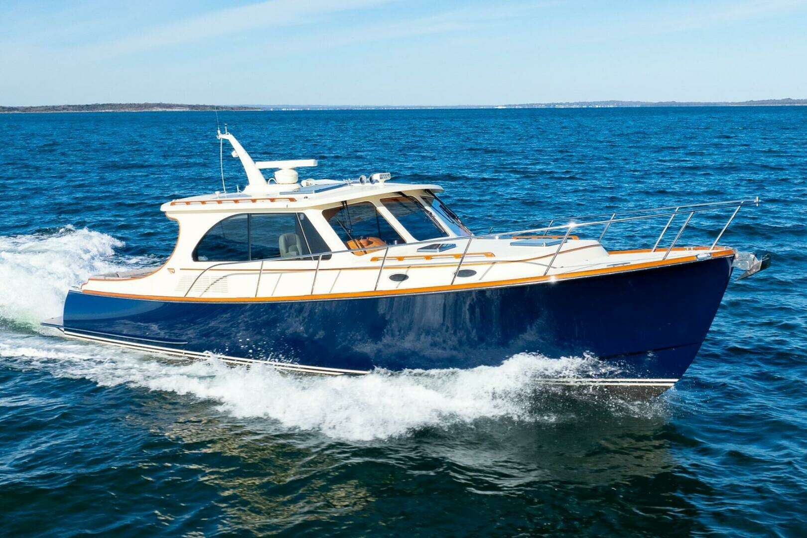 2017 Hinckley Talaria 43 - Image 4