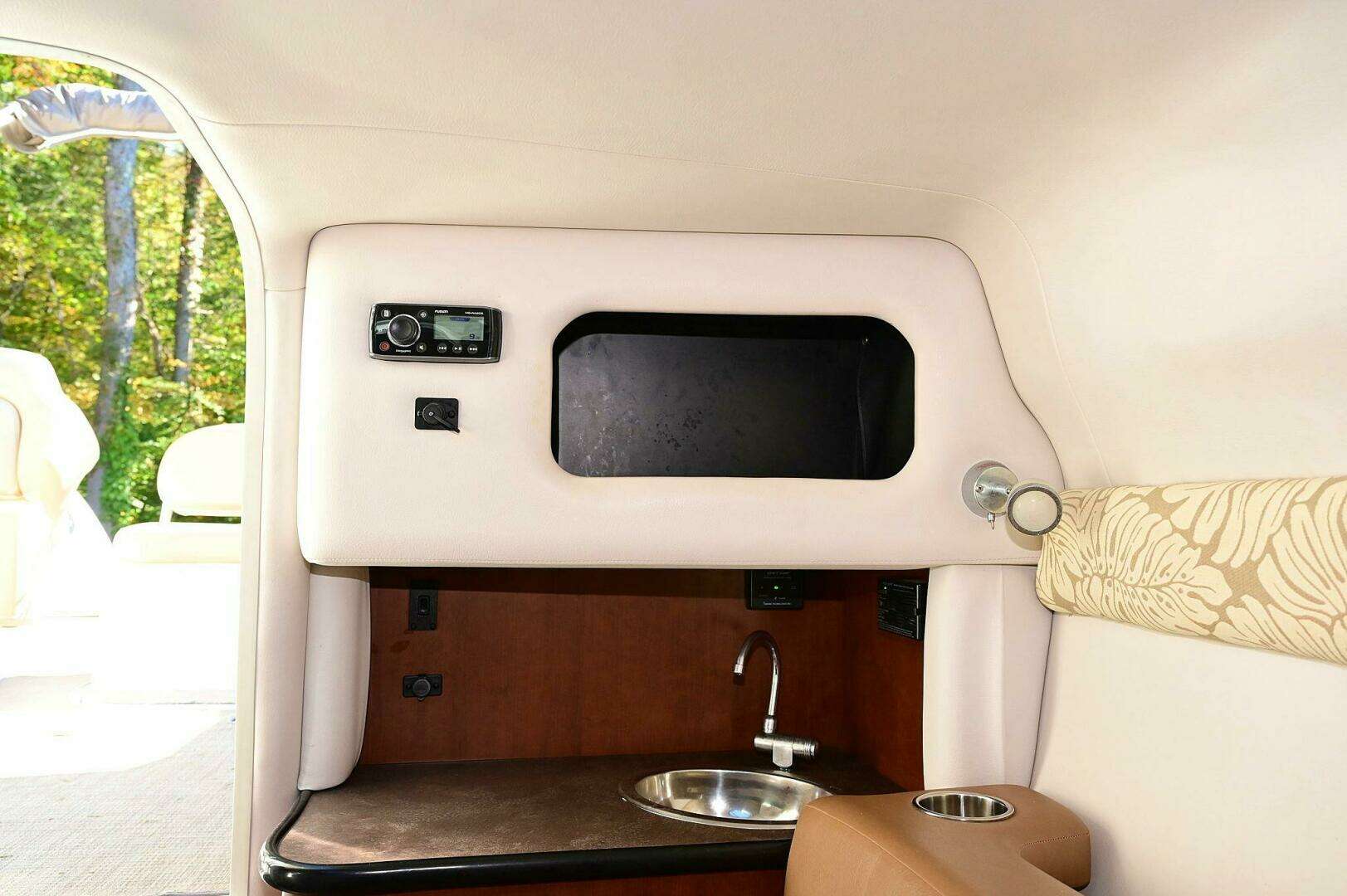 2015 Crownline 236 SC - Image 116