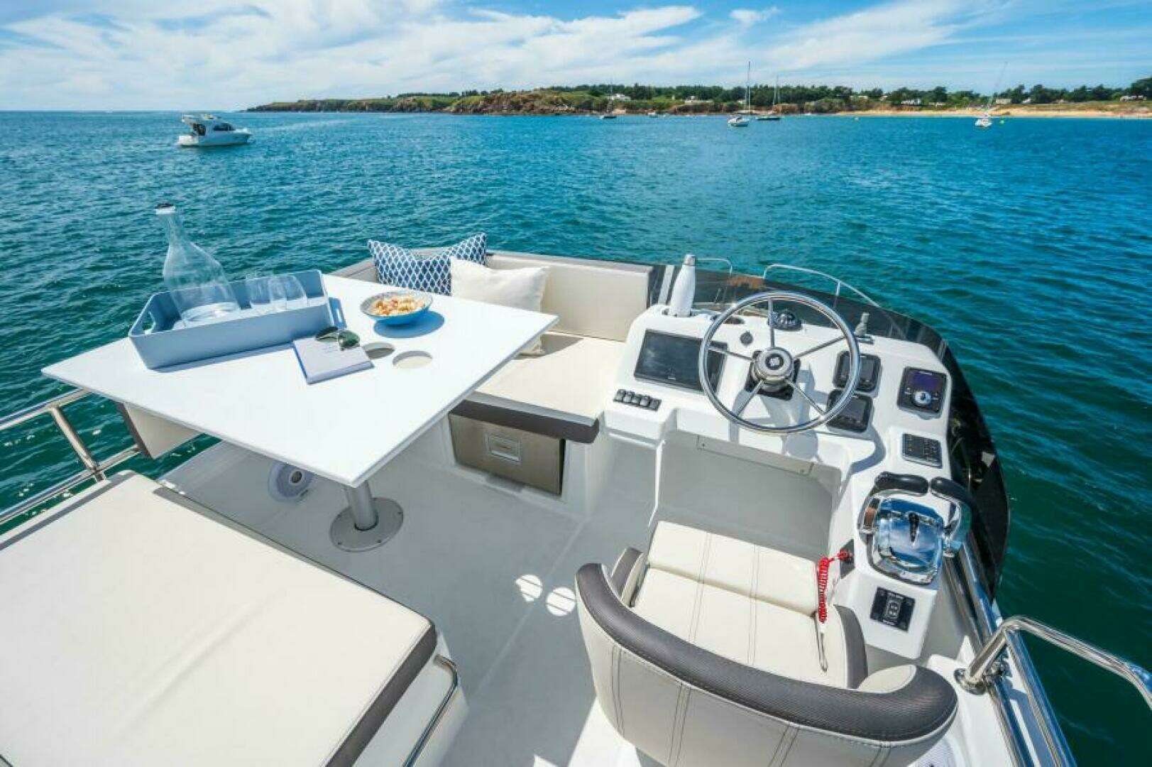 2026 Beneteau Antares 11 Fly - Image 9