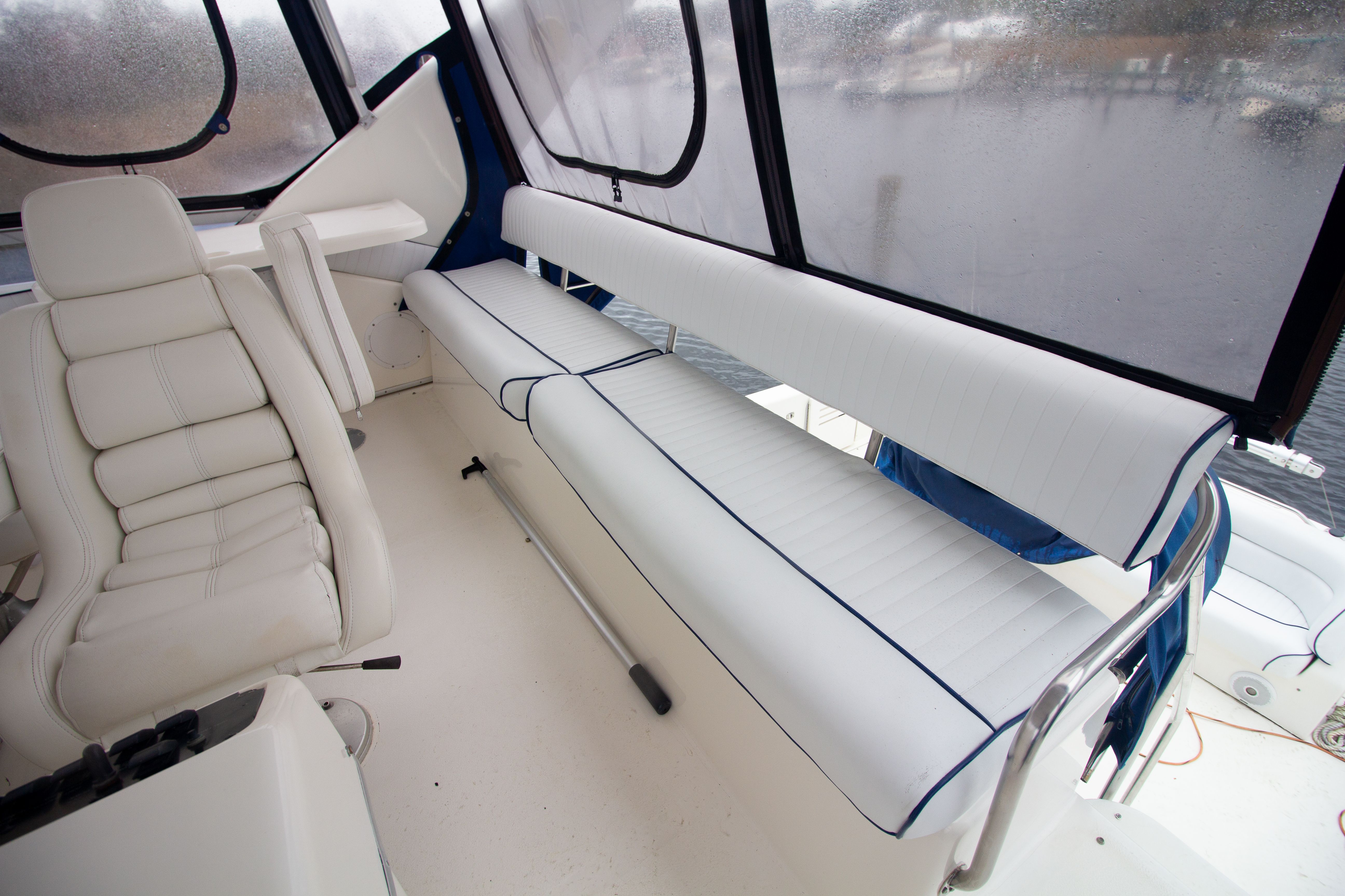 1993 Sea Ray 440 Express Bridge - 26