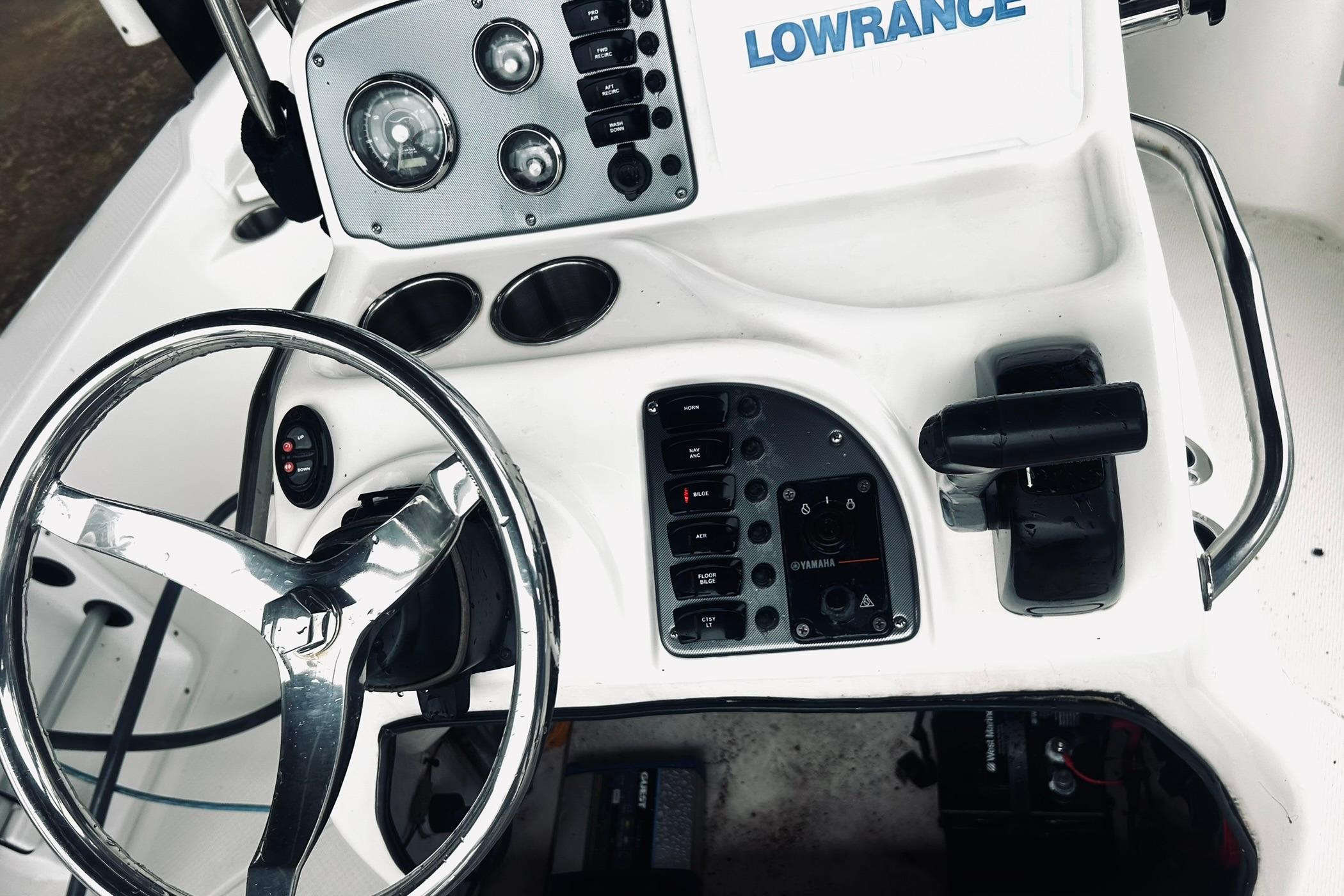 Steering console of 2017 Blue Wave 2200 PureBay boat with Lowrance electronics.