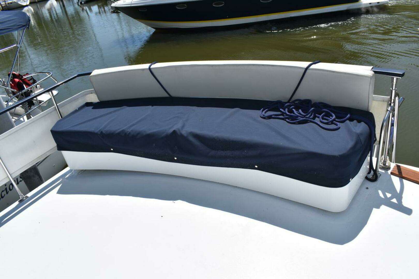1985 Marinette 39 Double Cabin - Image 18
