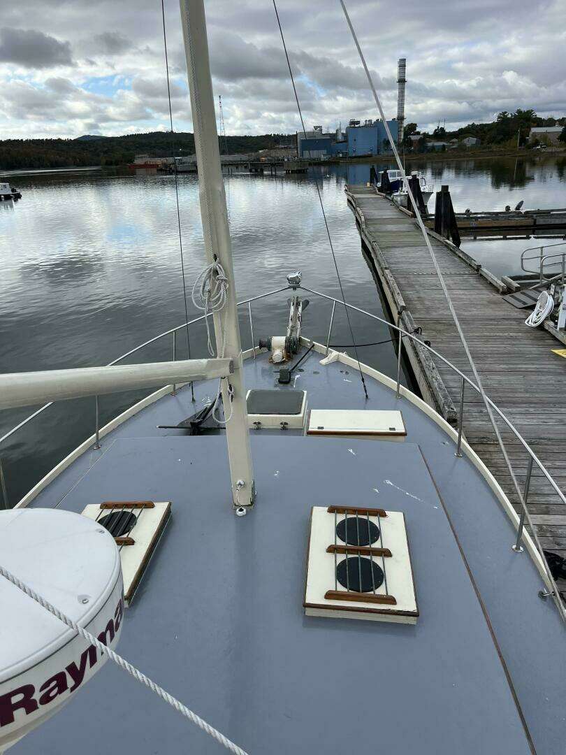 1976 Bass Harbor Boat Co Flybridge Cruiser - Image 2