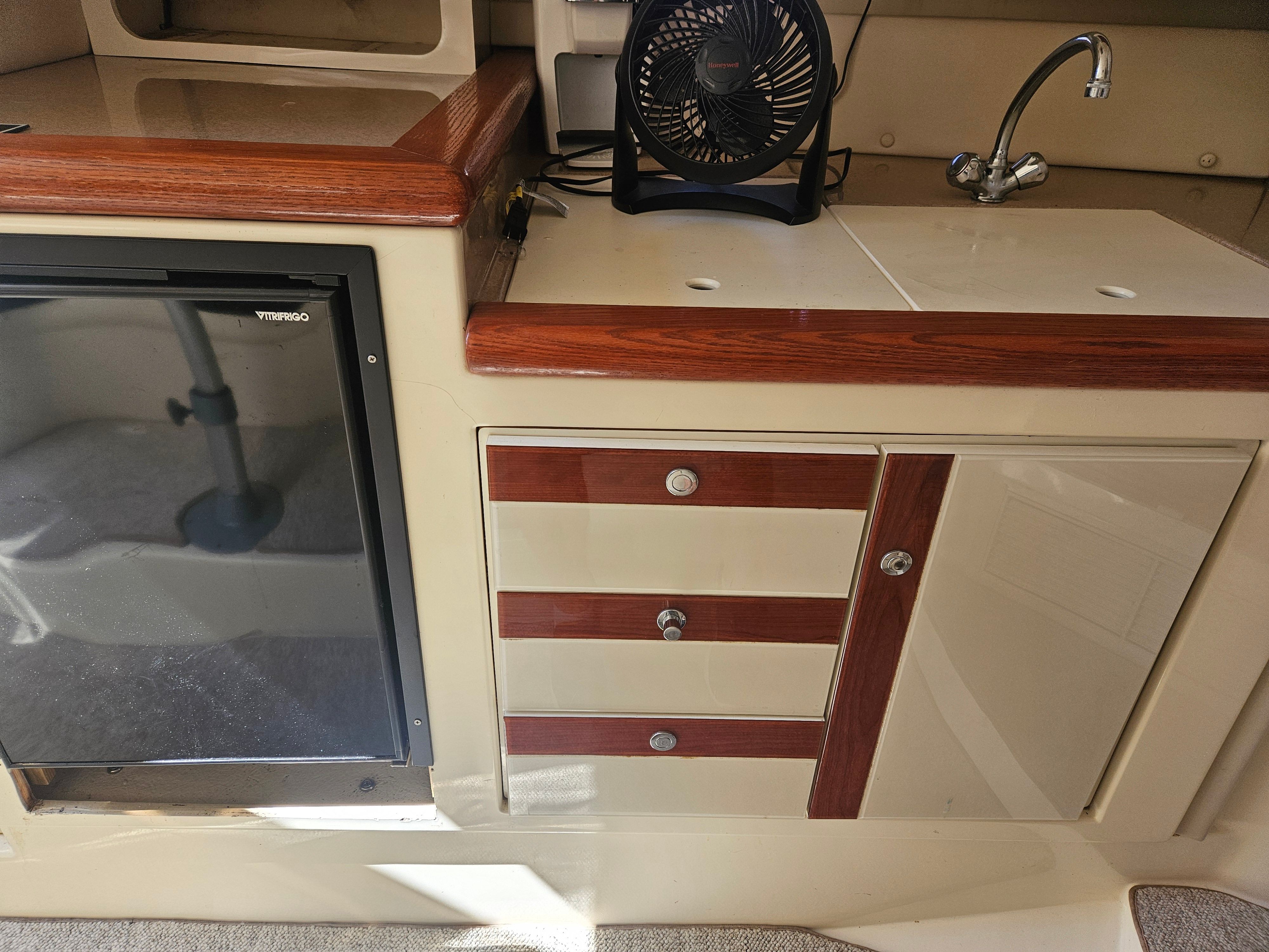 1996 Donzi 3250 LXC - 10